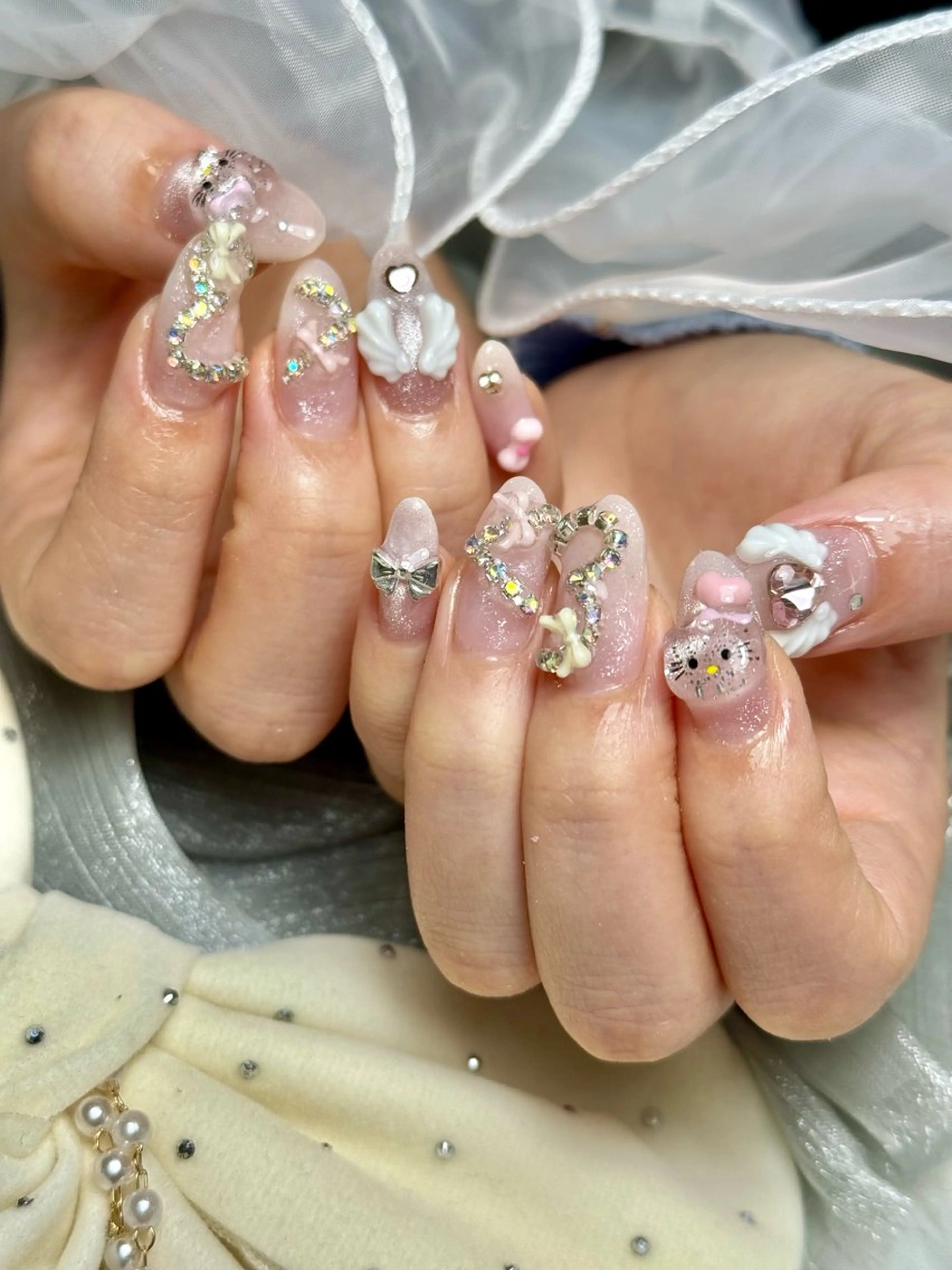 ネイル アートネイル ハート ハンドネイル salon luge あめ🍬のネイルデザイン