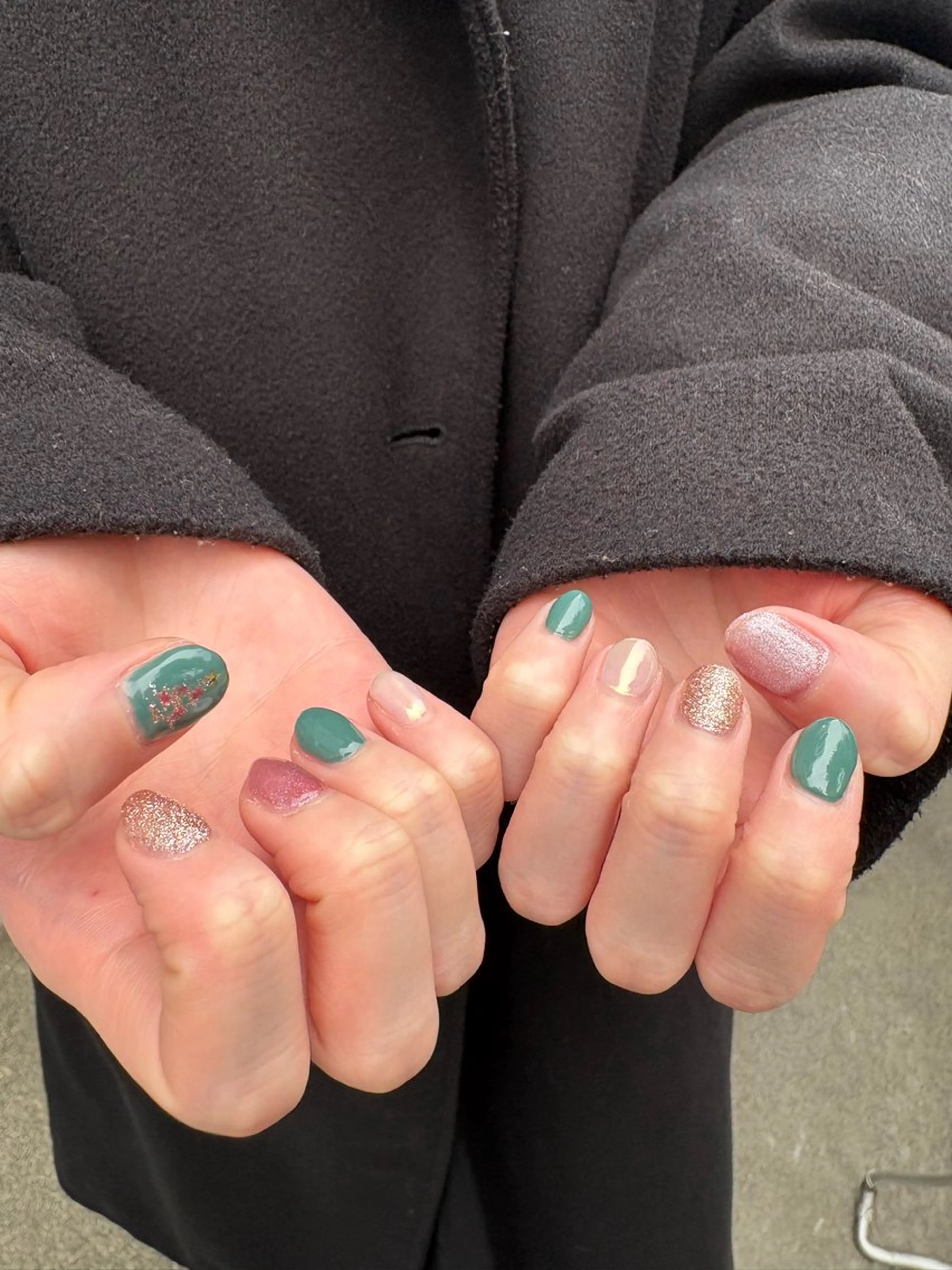 ネイル 冬ネイル クリスマス ハンドネイル RIYU 🫧のヘアスタイル