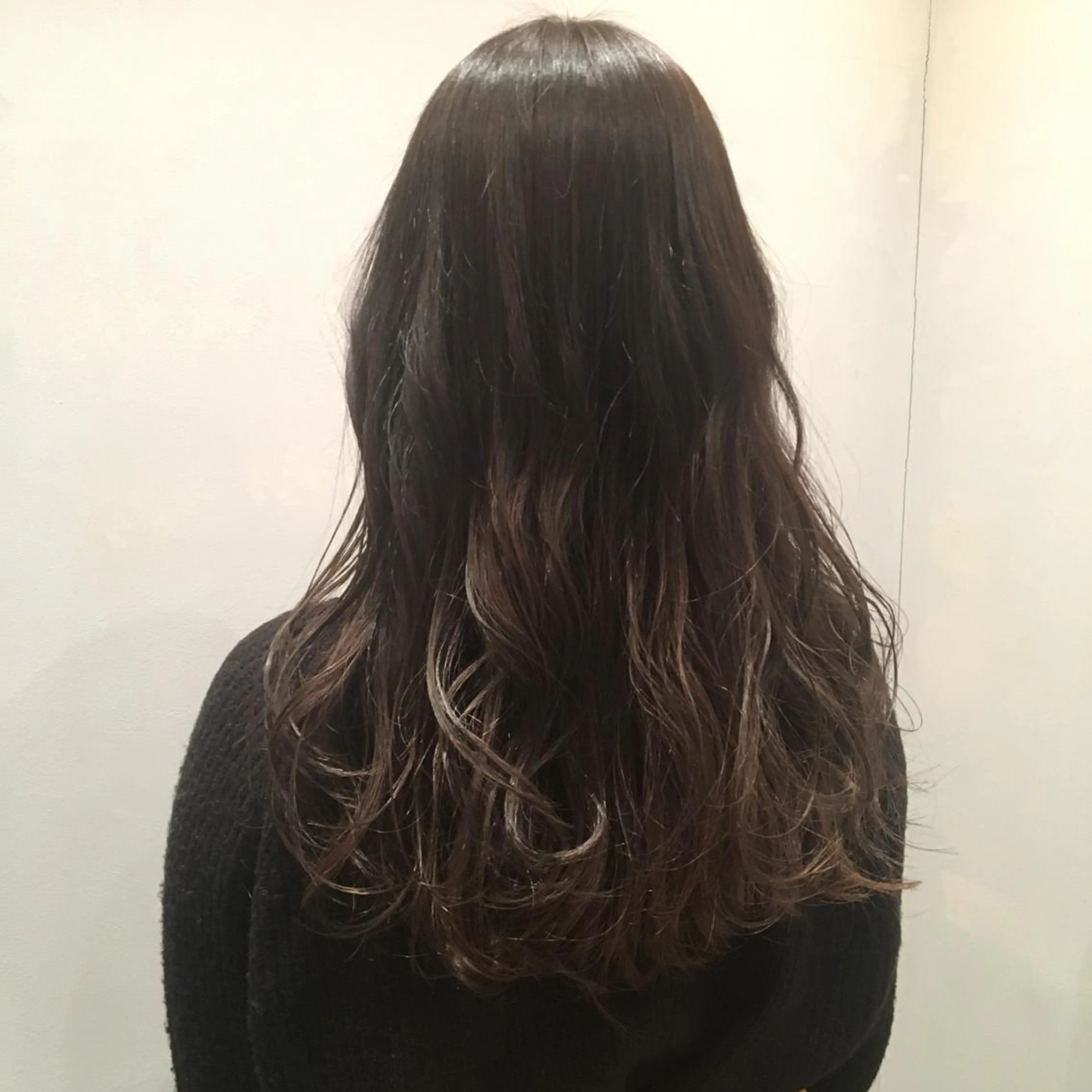 ロング カラー SAKINO. ベージュカラーのヘアスタイル