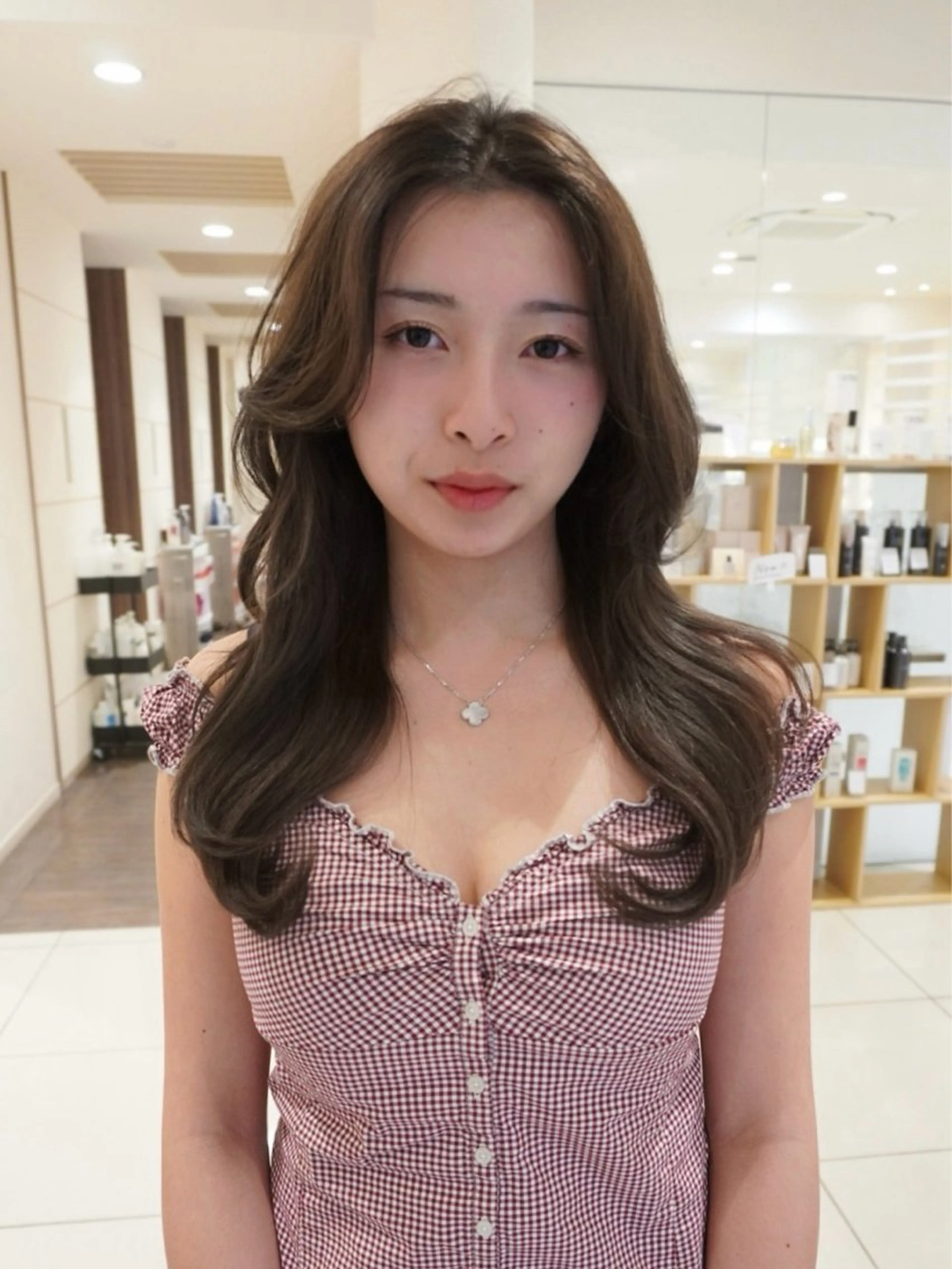 ロング 透明感カラー/レイヤ ー/縮毛/暗髪/銀座のヘアスタイル