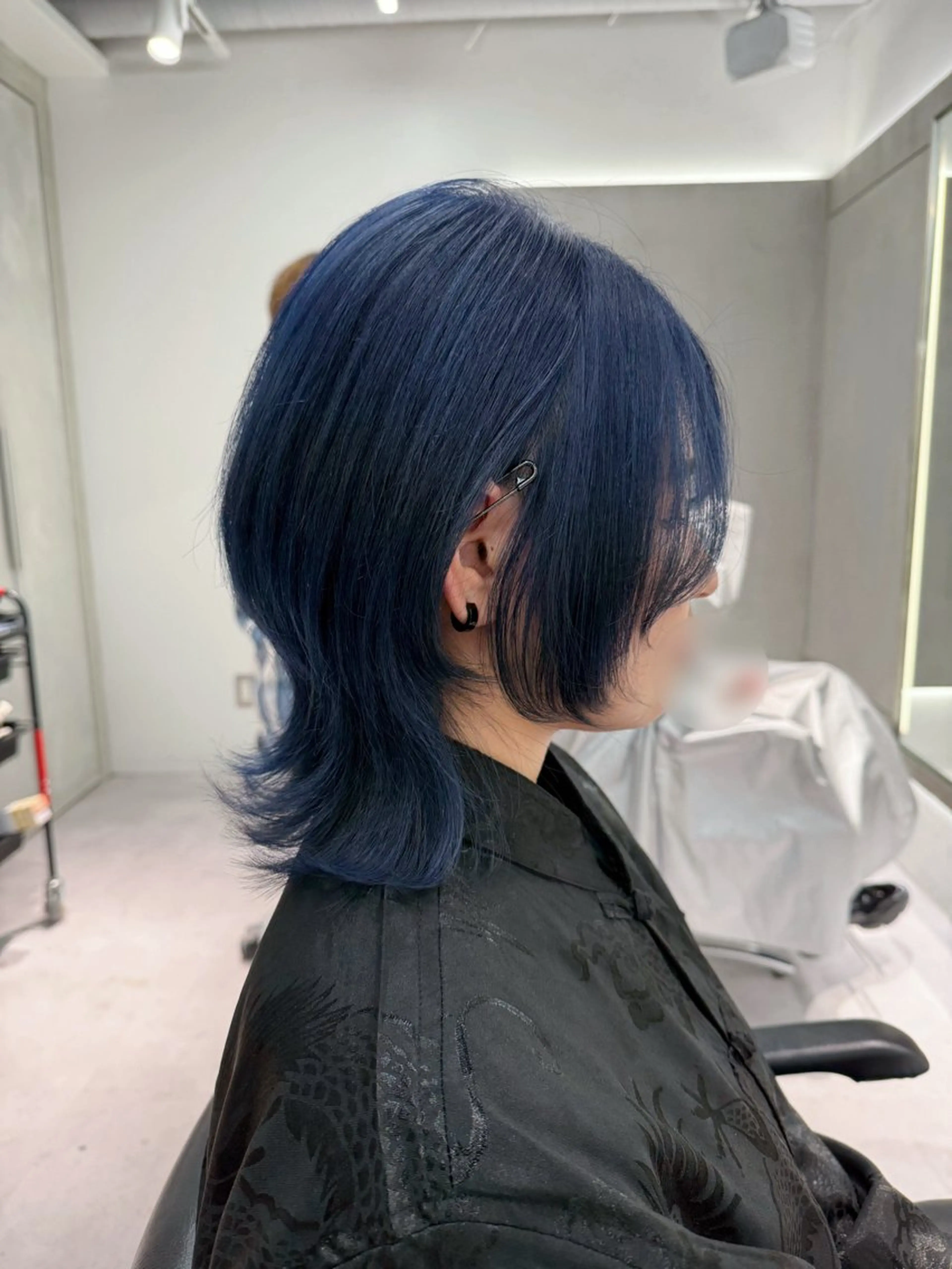 ミディアム カラー ネイビーカラー ウルフカット カット ヘアカラー トリートメント 🤍haruna 🤍SUIのヘアスタイル