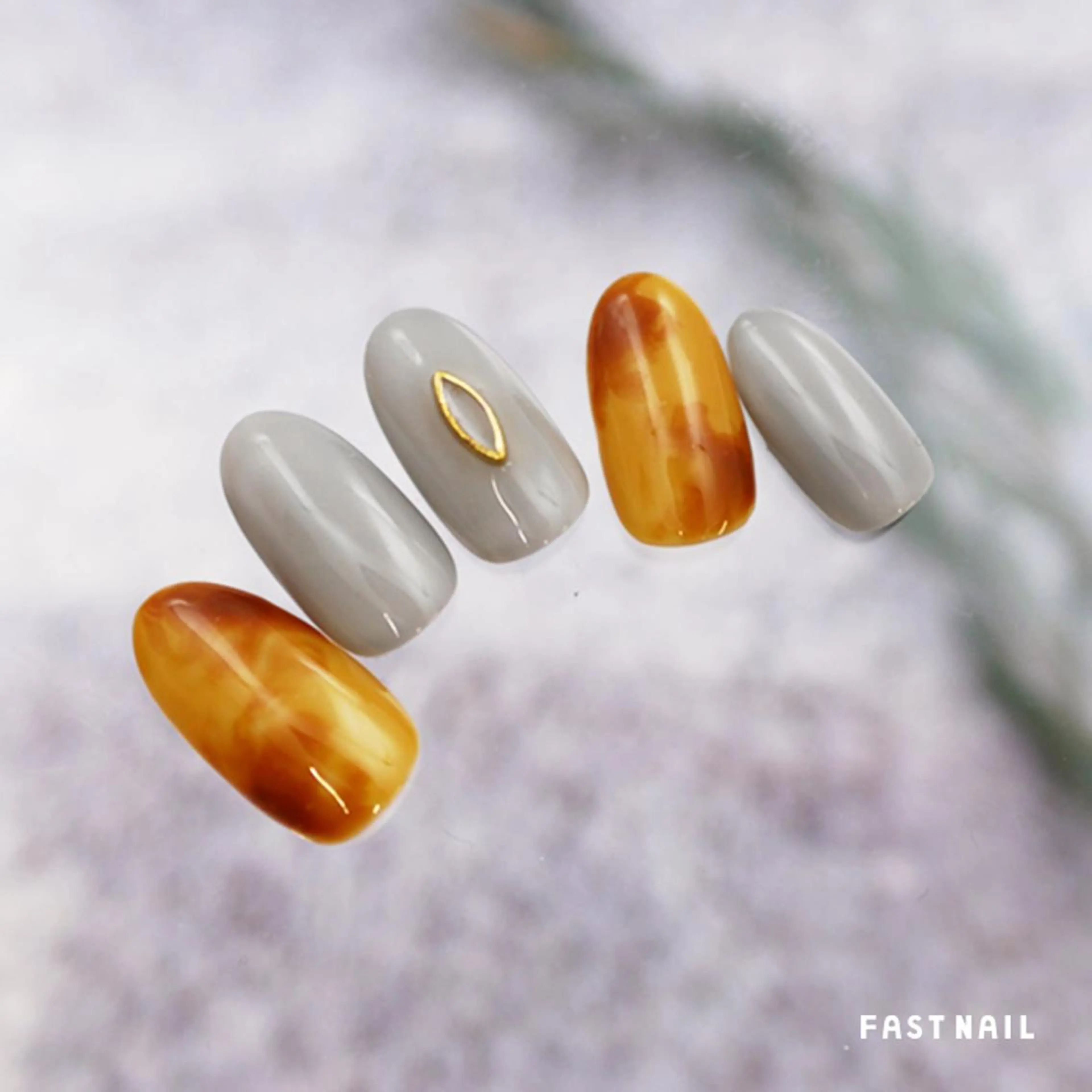 ネイル べっ甲ネイル ファストネイル ロコ 春日のネイルデザイン