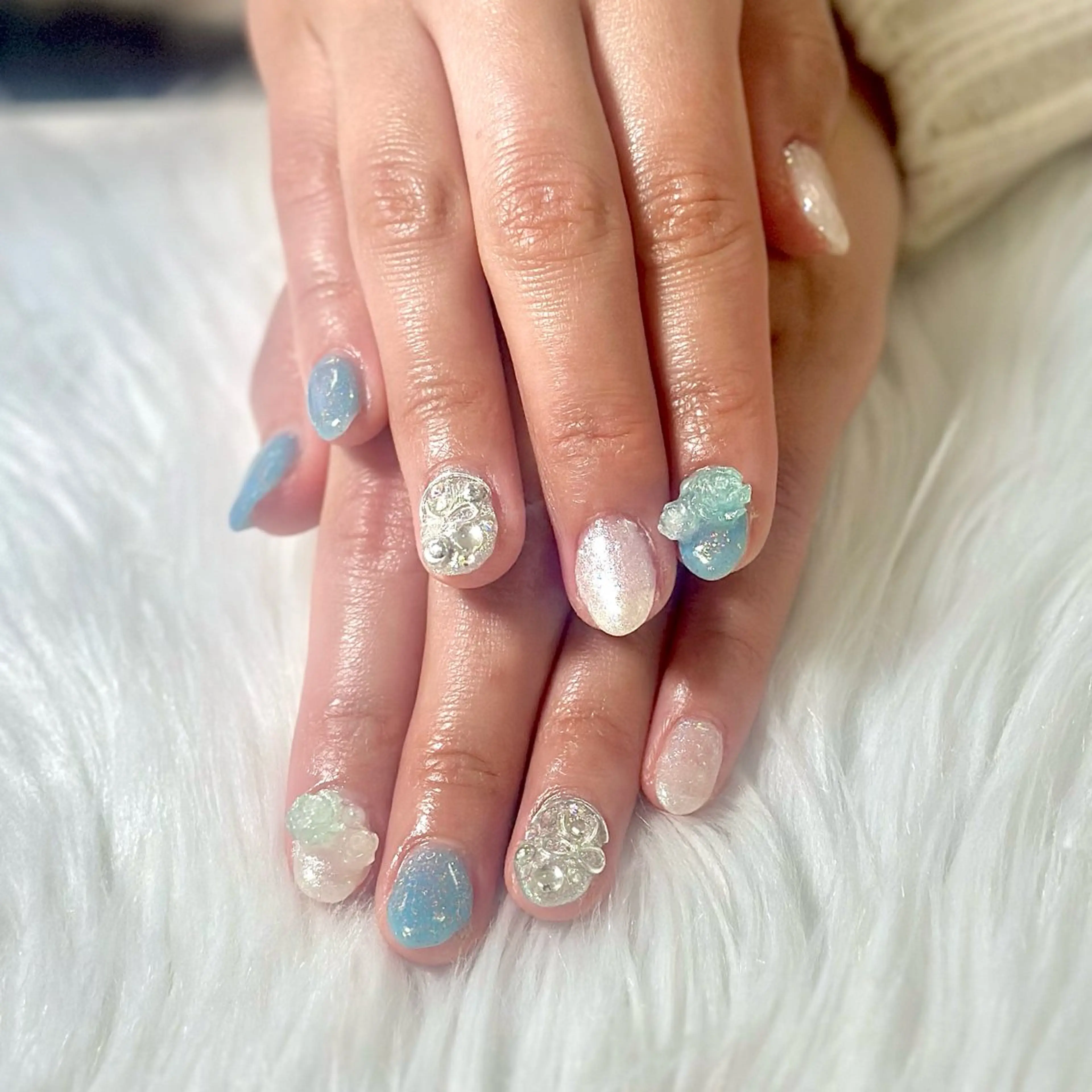 ネイル ブルー シルバー ハンドネイル Heartnail Hino Reinaのネイルデザイン