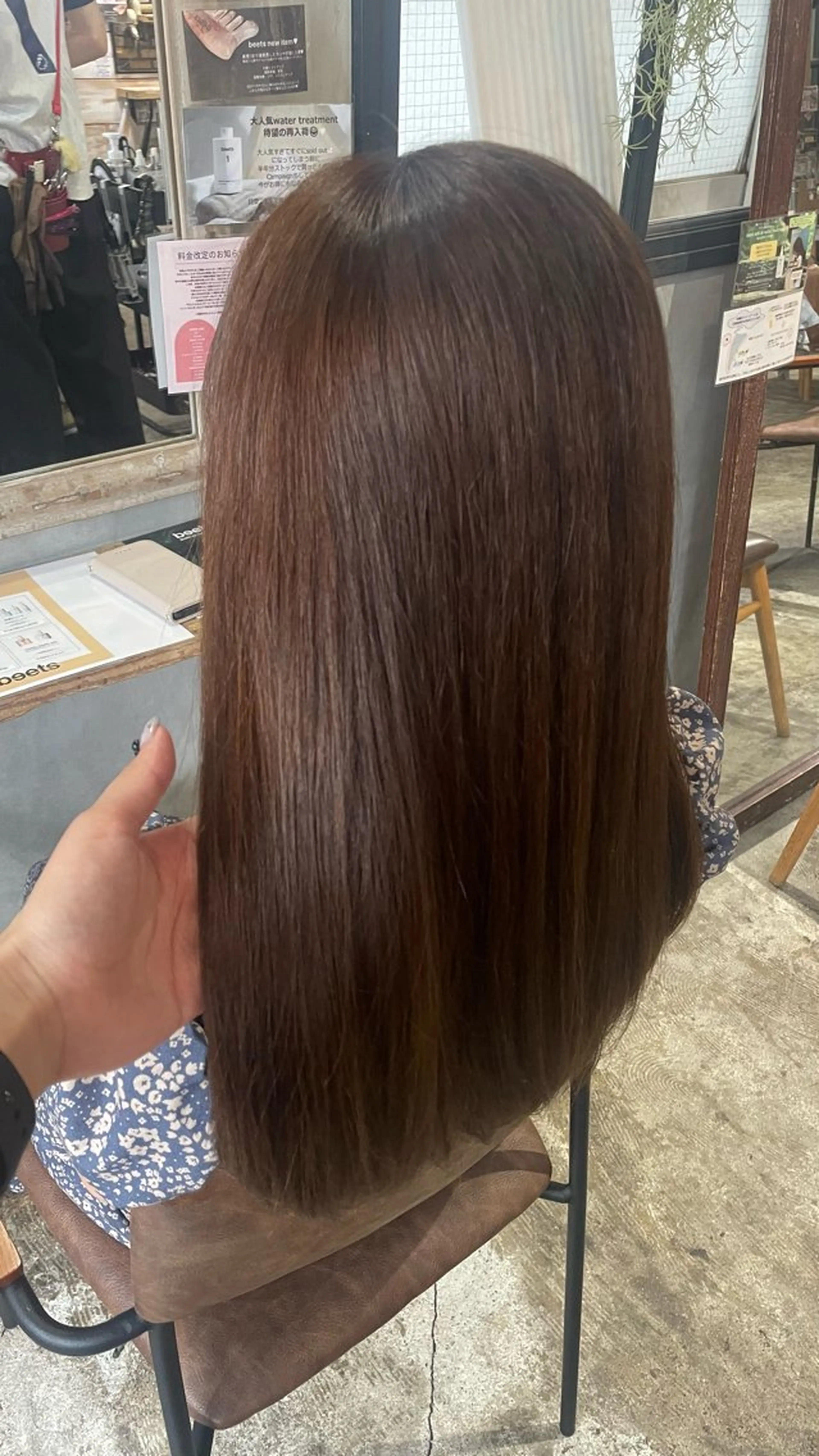 ロング カラー ブラウンカラー 野上 こころのヘアスタイル