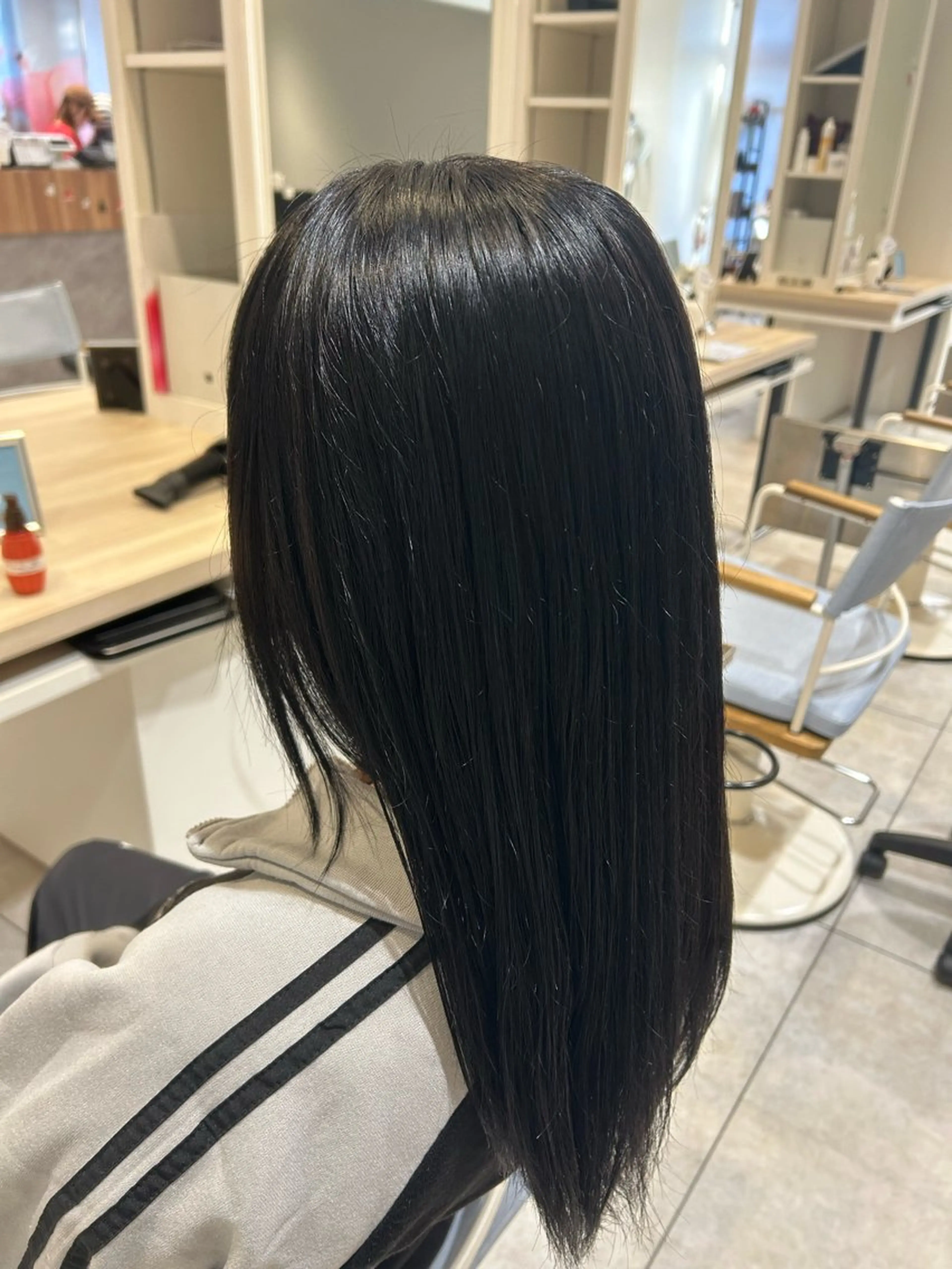 セミロング カラー 黒髪 《.Xian》ミサキ /艶髪/メンズパーマのヘアスタイル