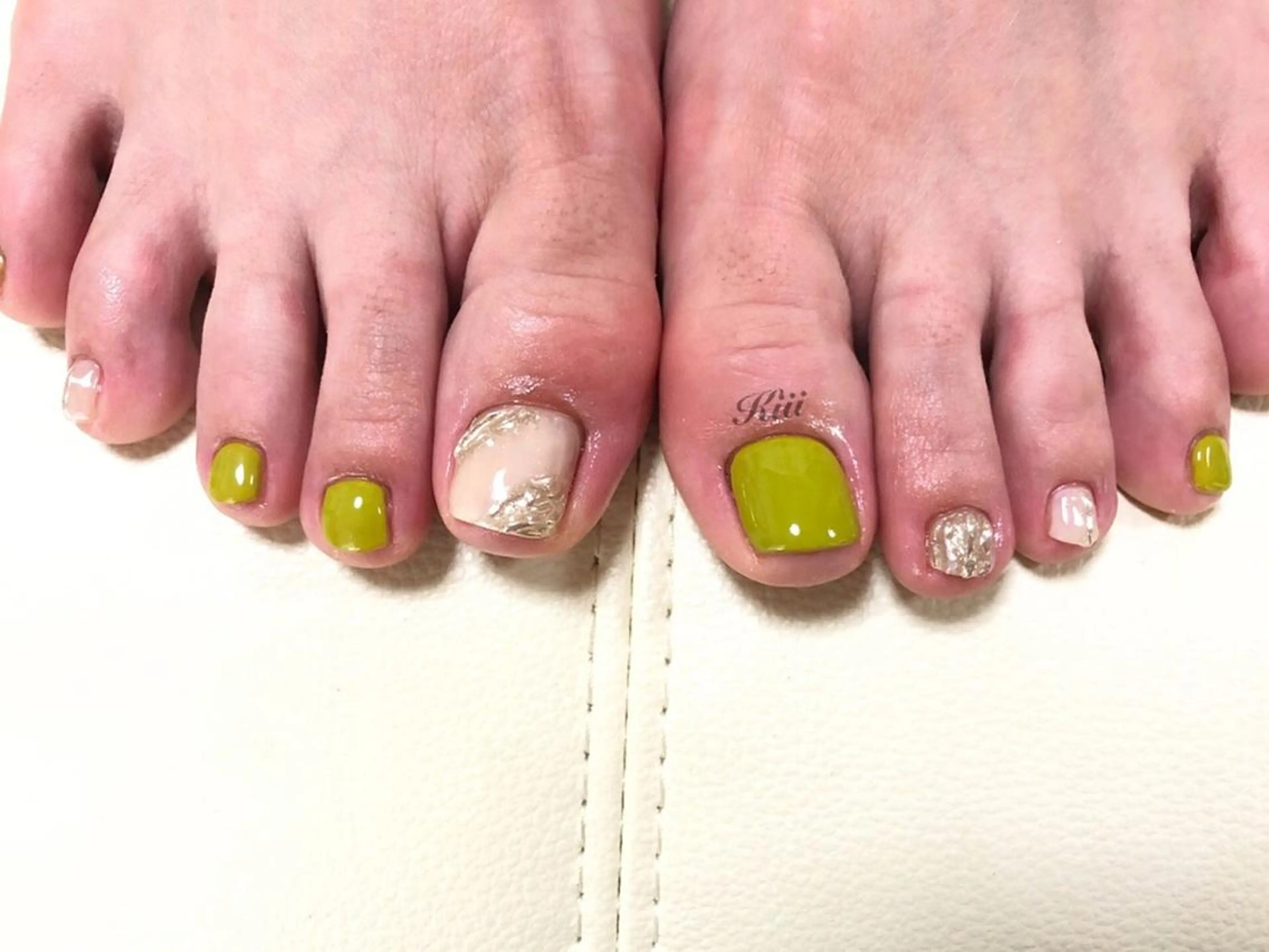 ネイル ピスタチオネイル ハンドネイル フットネイル kiii.__ ✴︎*のネイルデザイン
