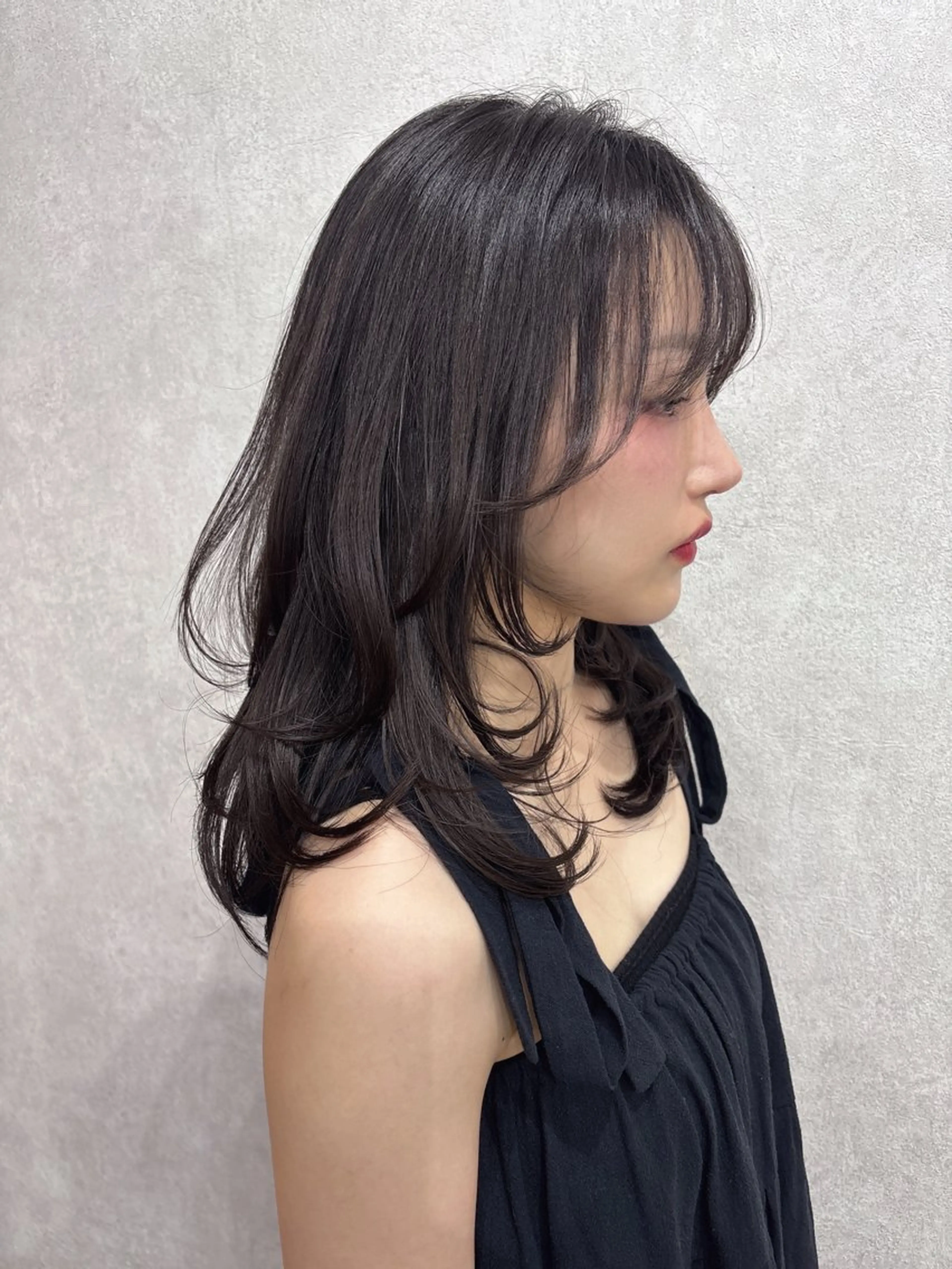 セミロング カット ヘアカラー maya レイヤーカットのヘアスタイル