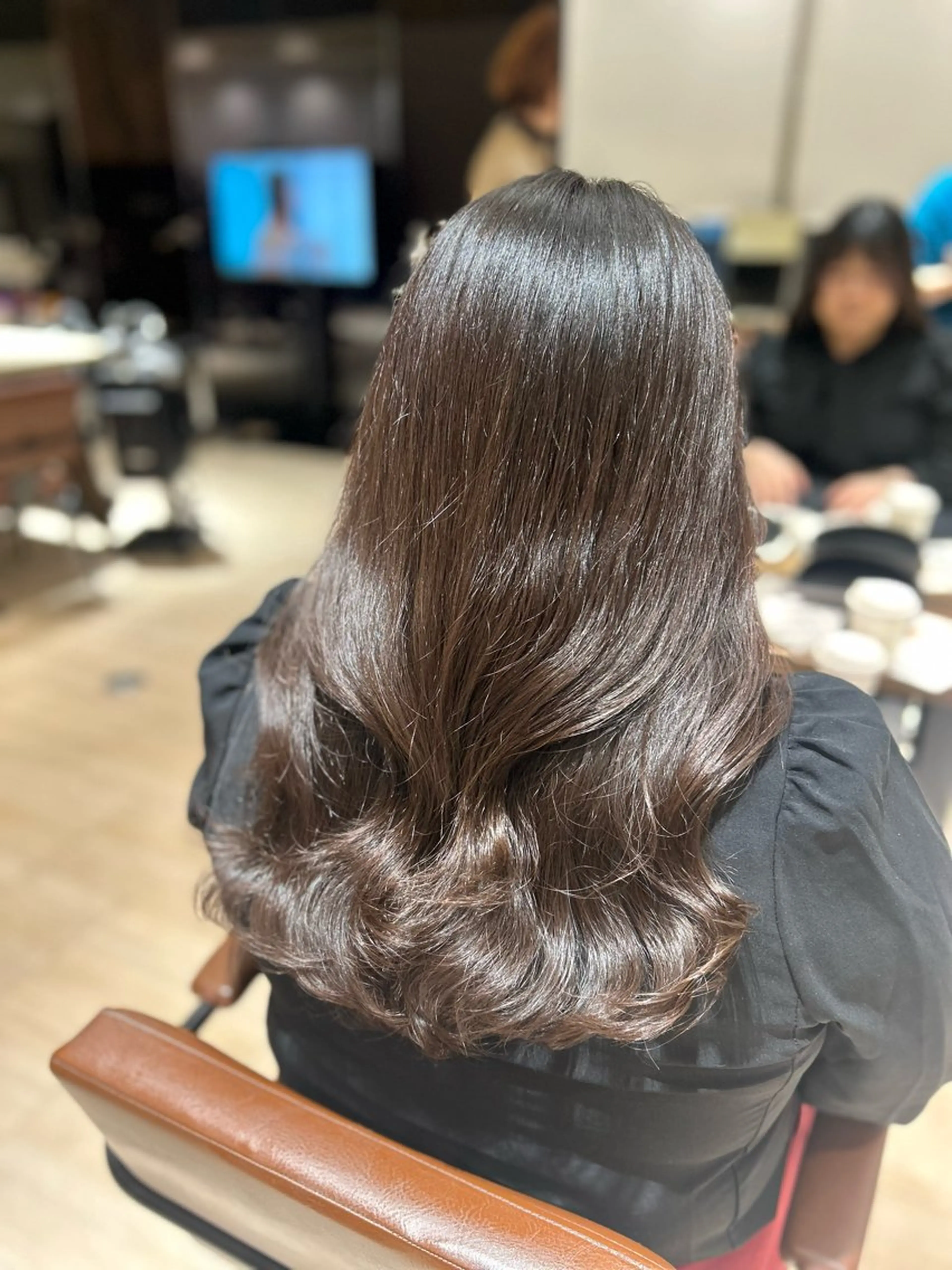 ロング パーマ 🎀大竹美侑／顔まわ りカット／レイヤーのヘアスタイル