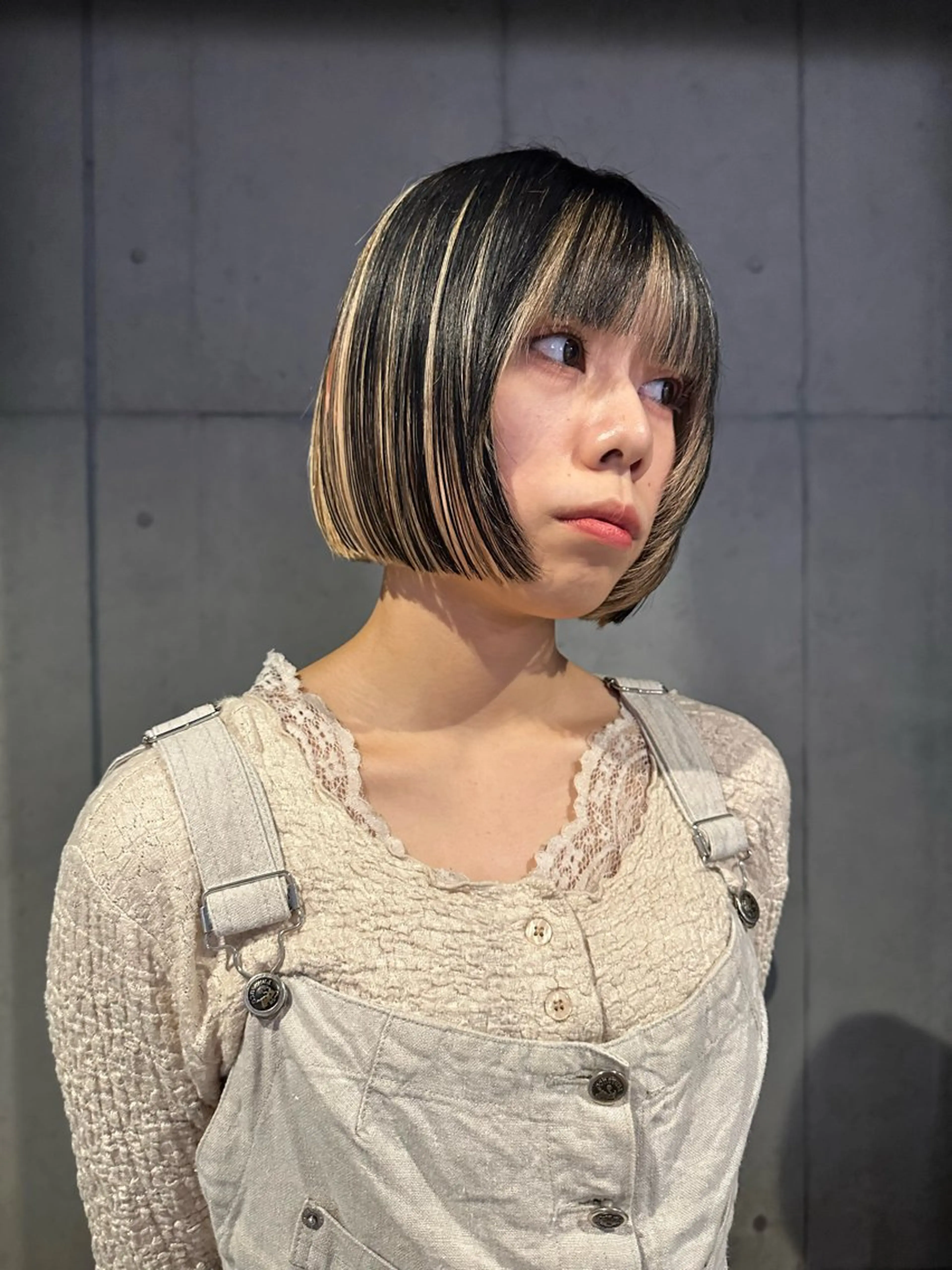 ショート カラー 黒髪 ブリーチ ボブ ウルフカット カット ヘアカラー トリートメント 似合わせウルフ/ レイヤー/山本祐輔のヘアスタイル