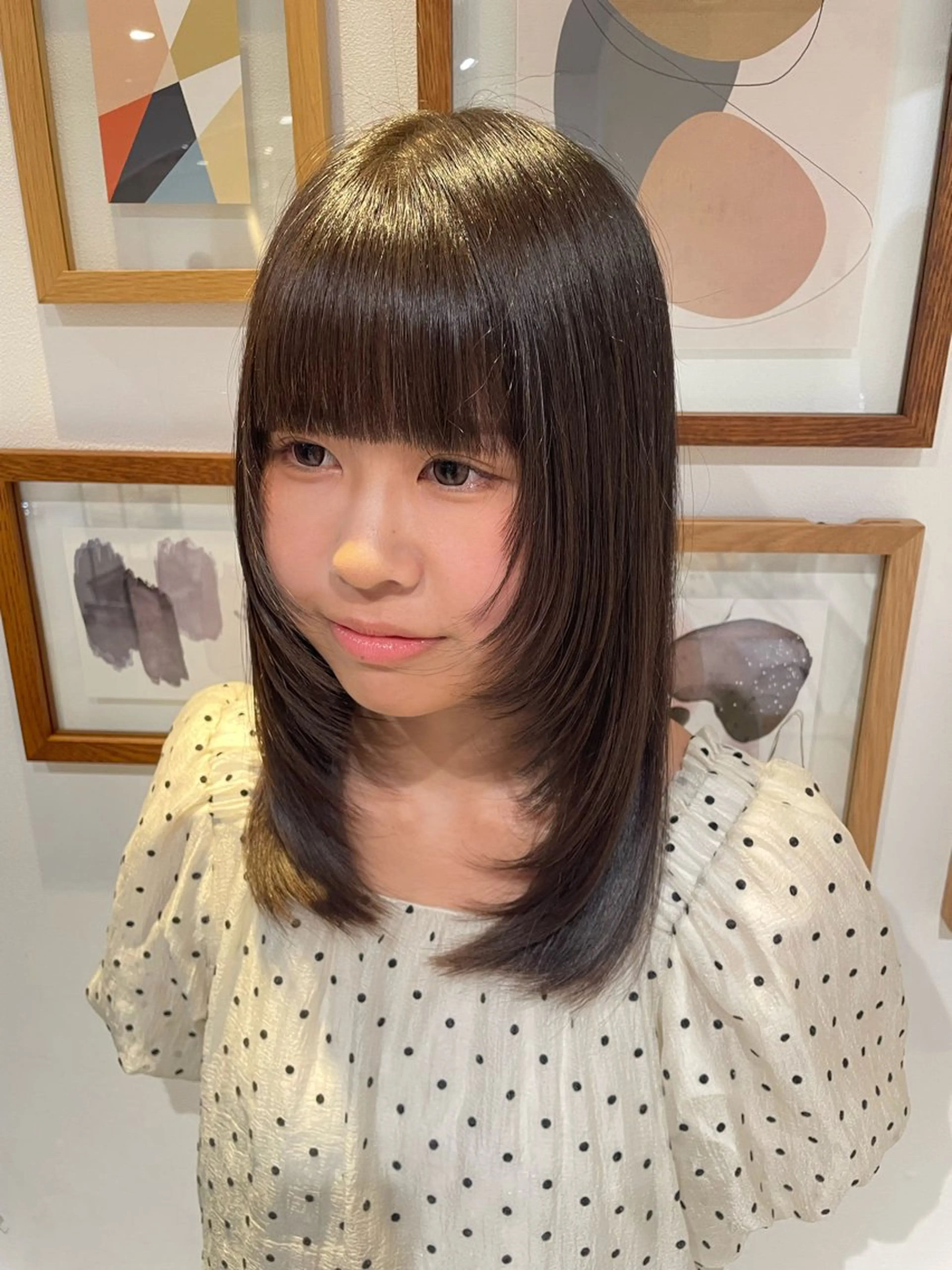 セミロング オオトミ ホノカのヘアスタイル