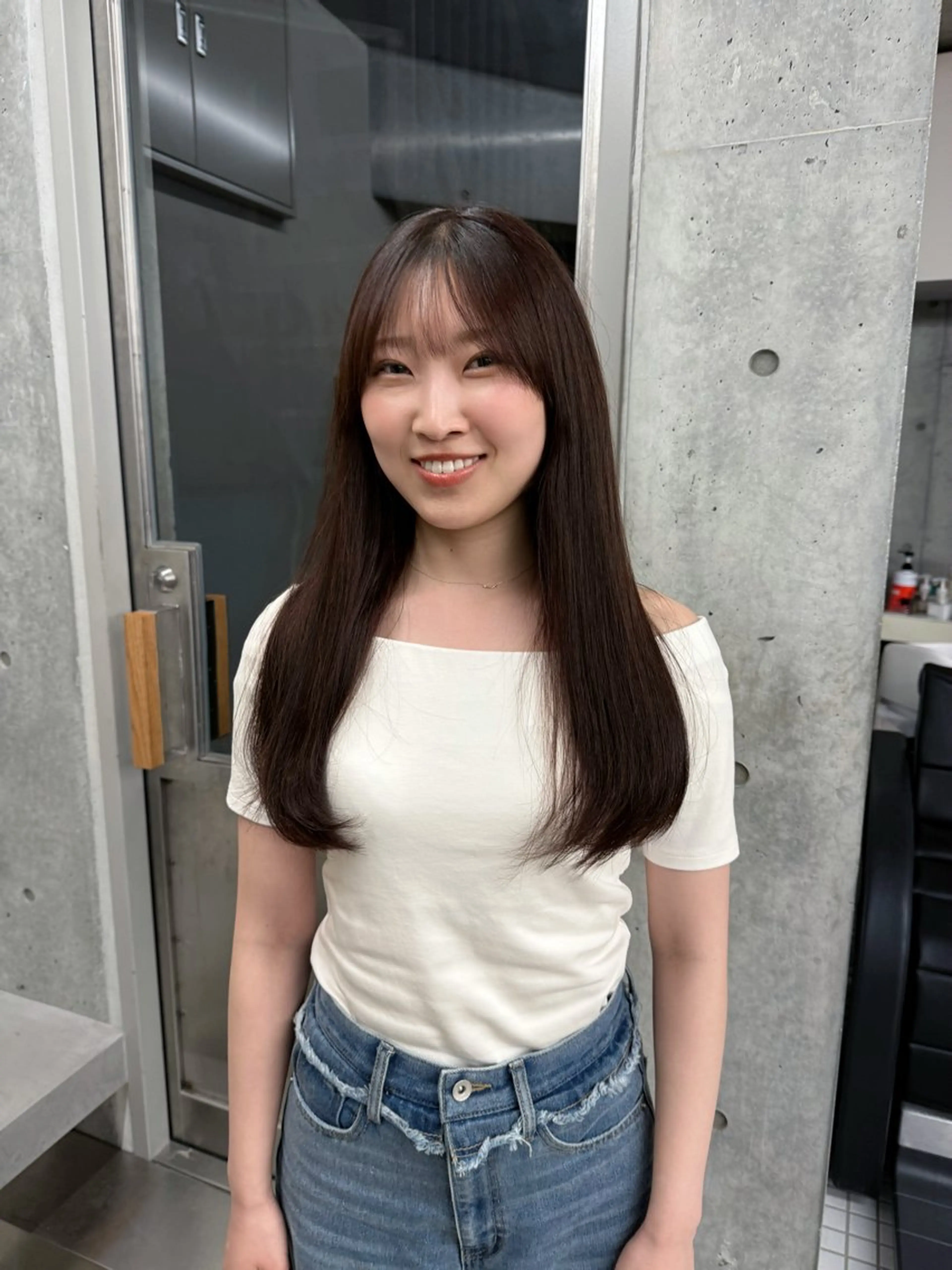 ロング カラー ロングレイヤー アッシュ ベージュカラー ブリーチ 透明感カラー カット ヘアカラー トリートメント 誰より丁寧なカット/ 小林輝/レイヤーのヘアスタイル