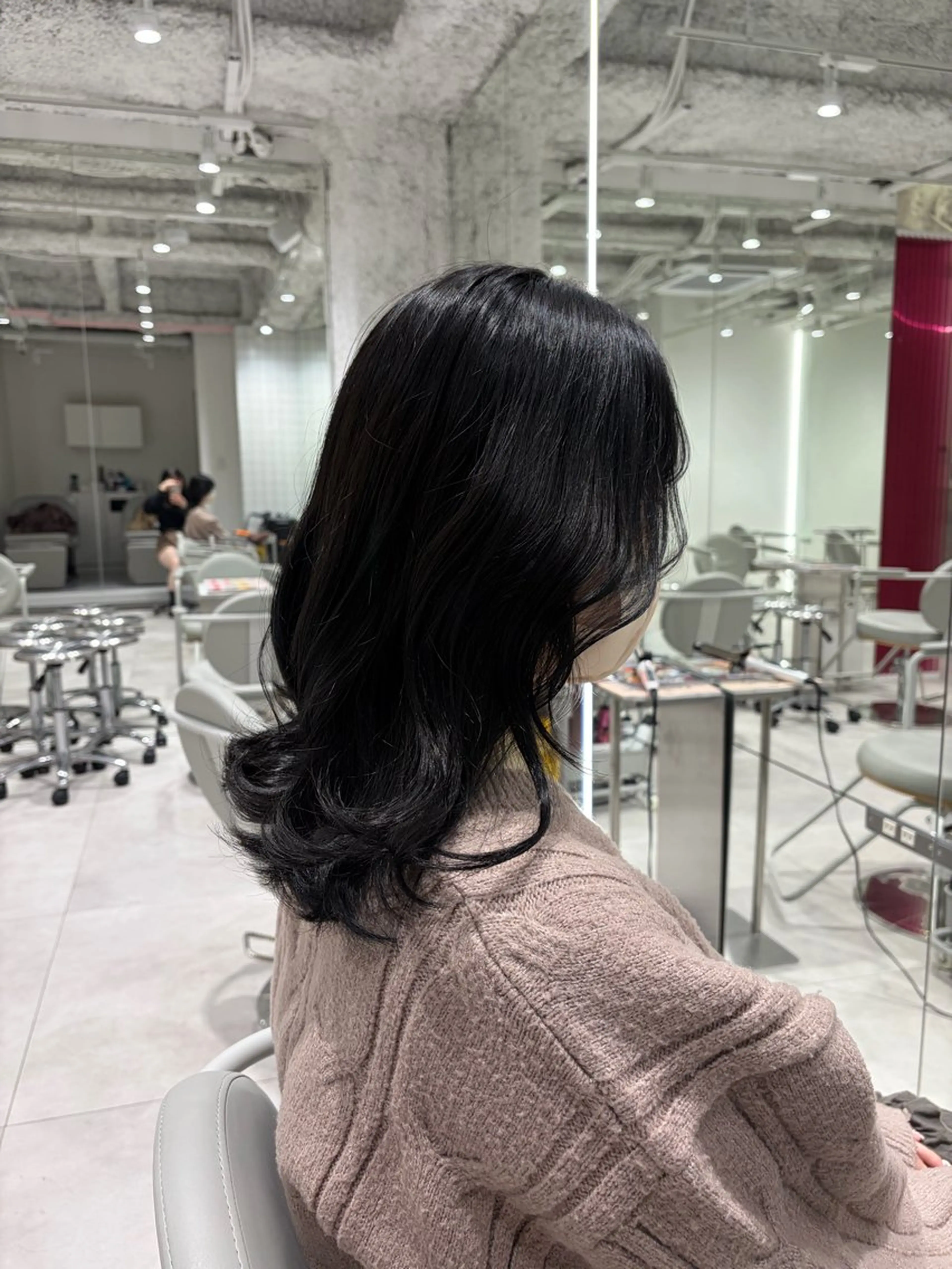 ミディアム カラー ダークグレー ダークグレージュ グレージュ カット ヘアカラー レイヤー♡ 石川優奈のヘアスタイル