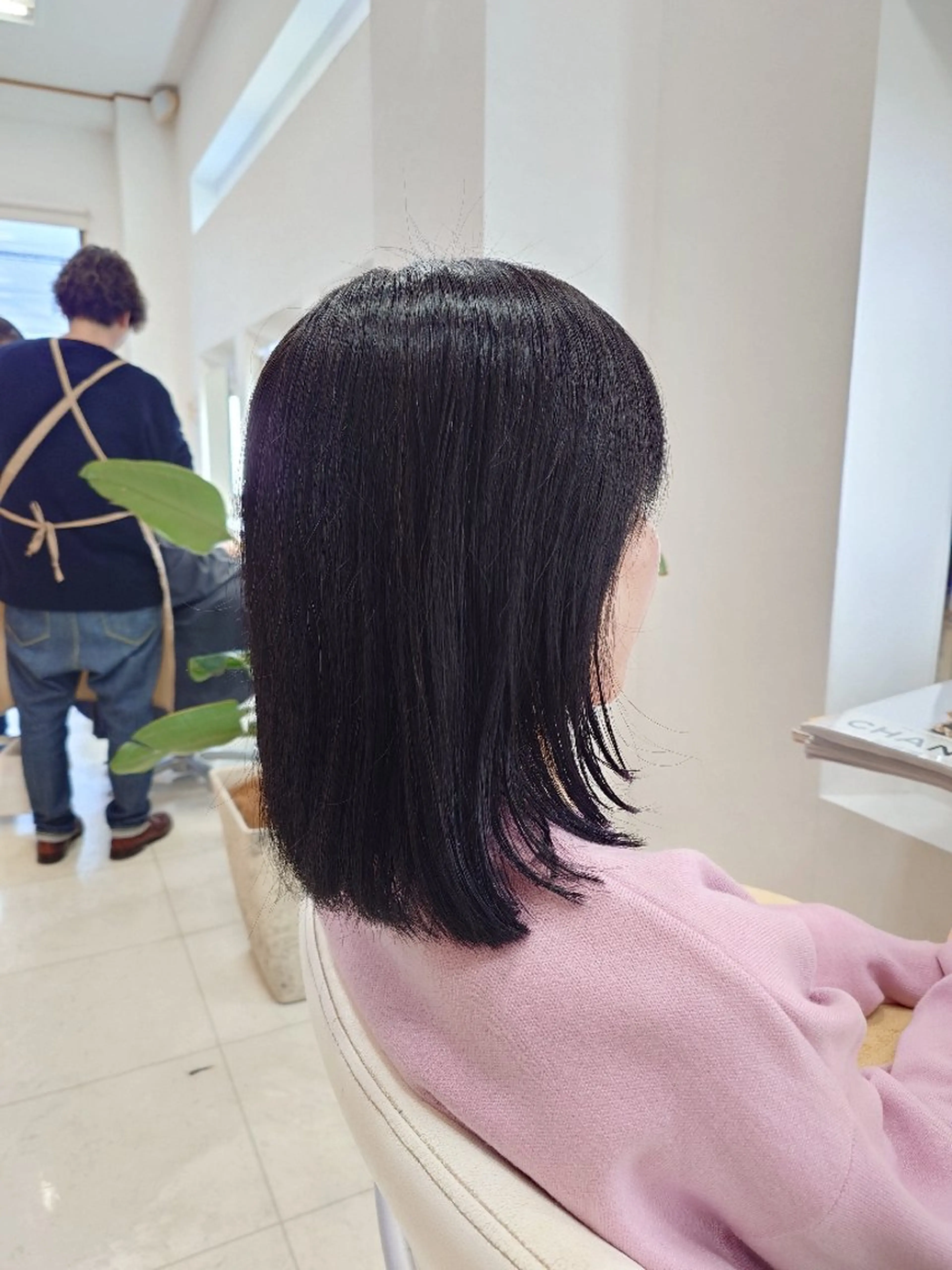 ミディアム カット ヘアカラー トリートメント ｷﾝｼﾞｮｳ ｴﾅﾐのヘアスタイル