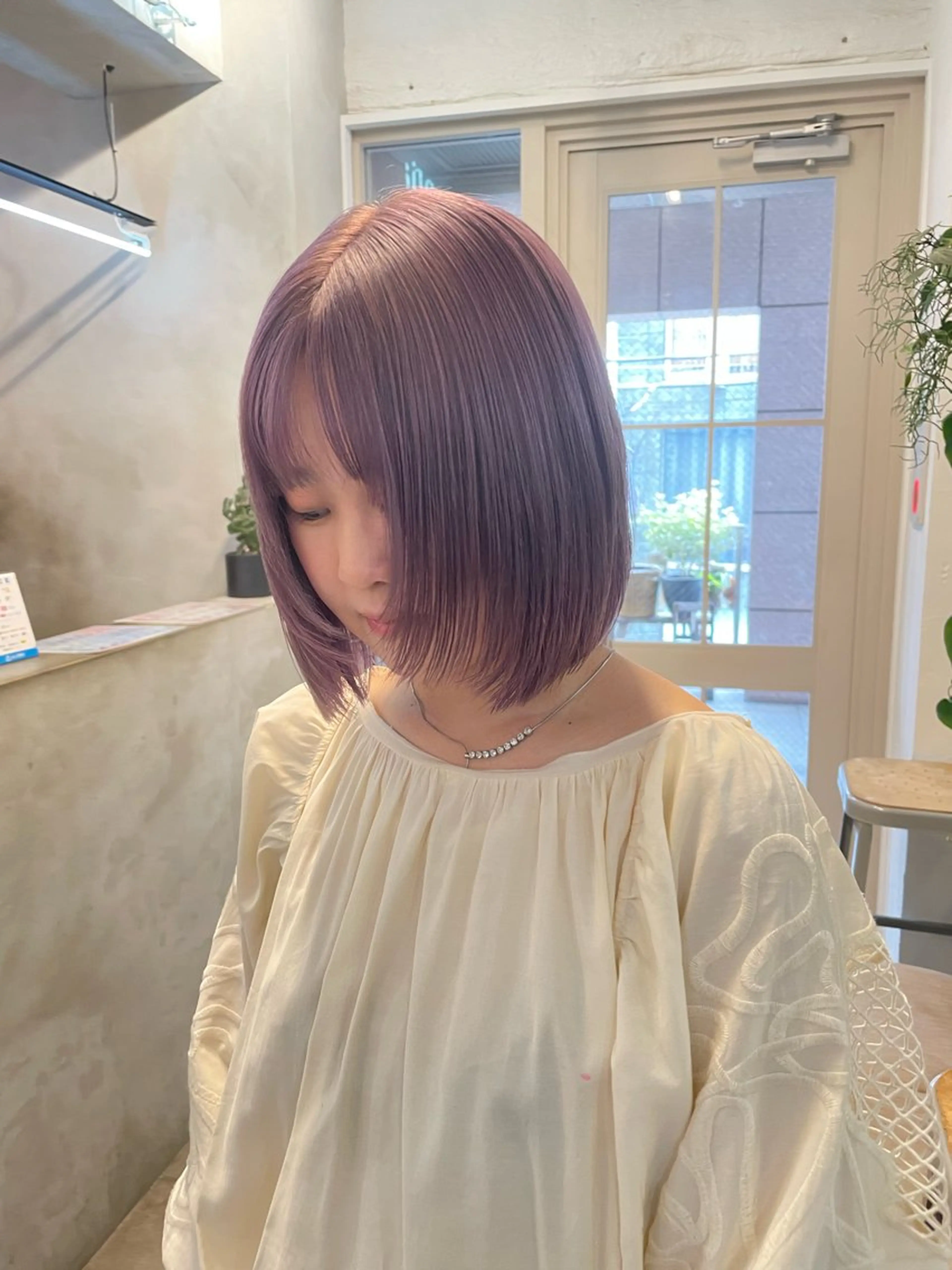 ミディアム カラー ミルクティー× グレージュMOMOのヘアスタイル