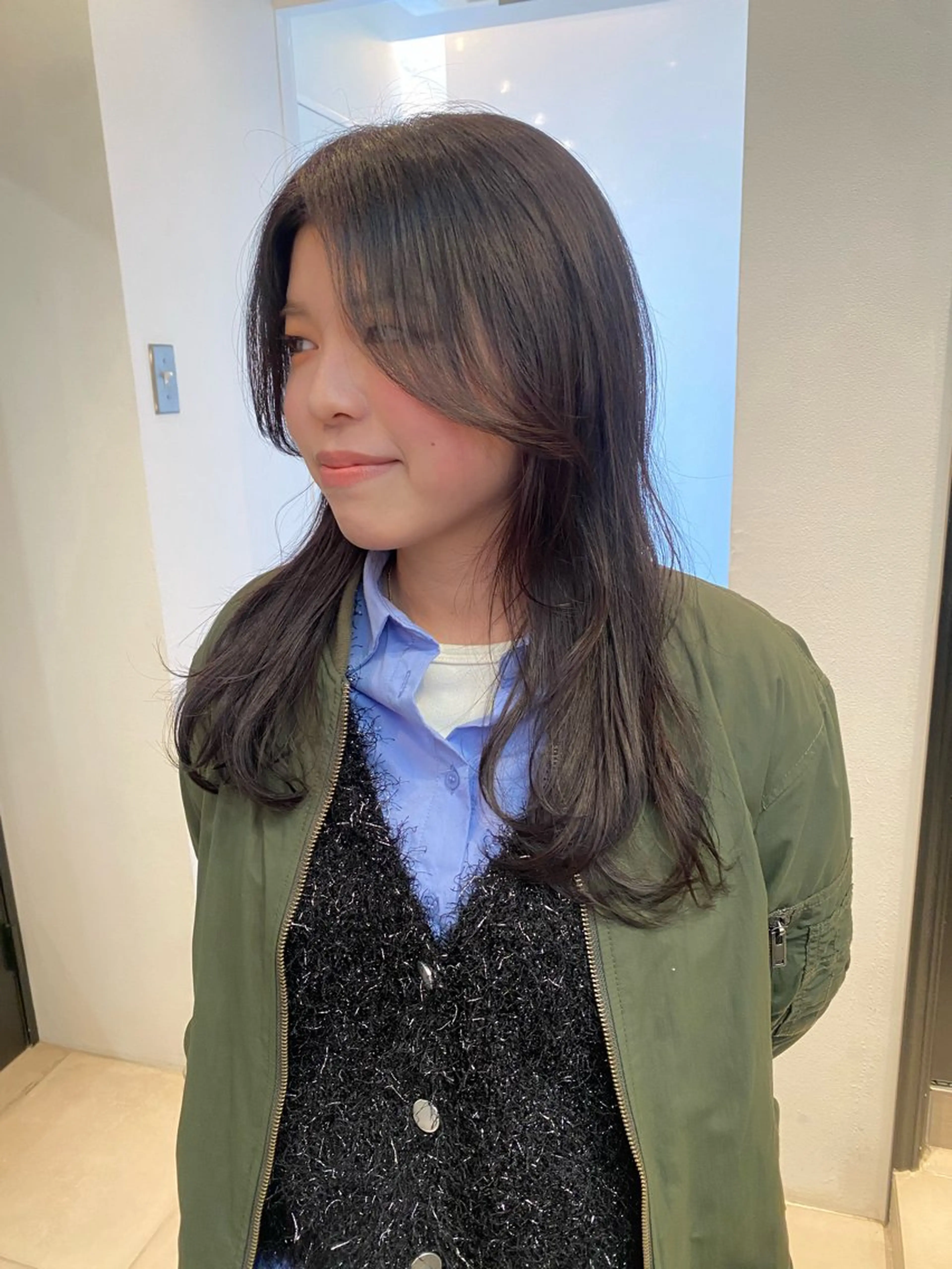 セミロング カット ヘアカラー Tomoka🐶🌟 似合わせカット✂︎のヘアスタイル