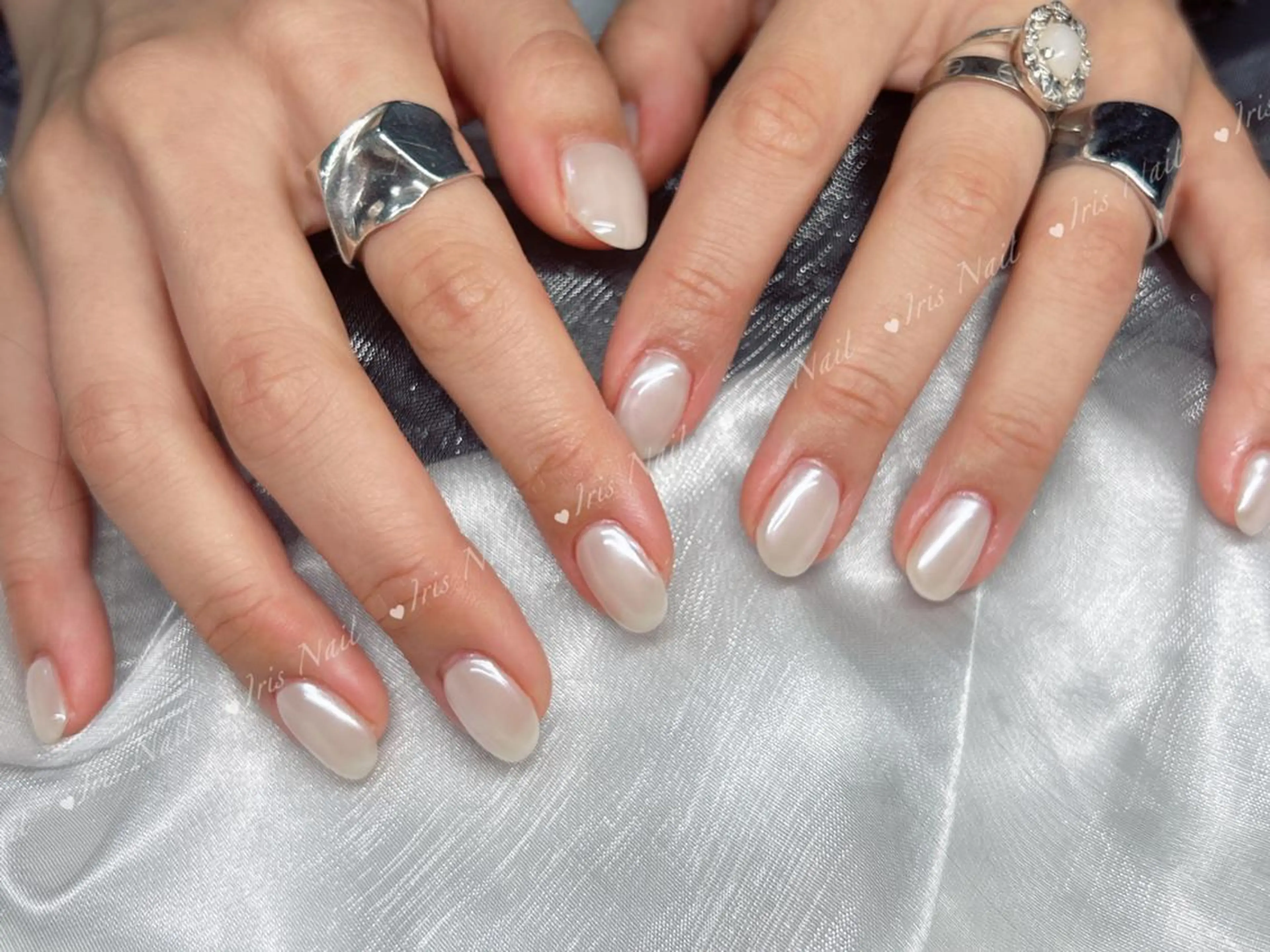 ネイル オーロラネイル ワンカラーネイル 🍒IRIS Nail🌸のネイルデザイン