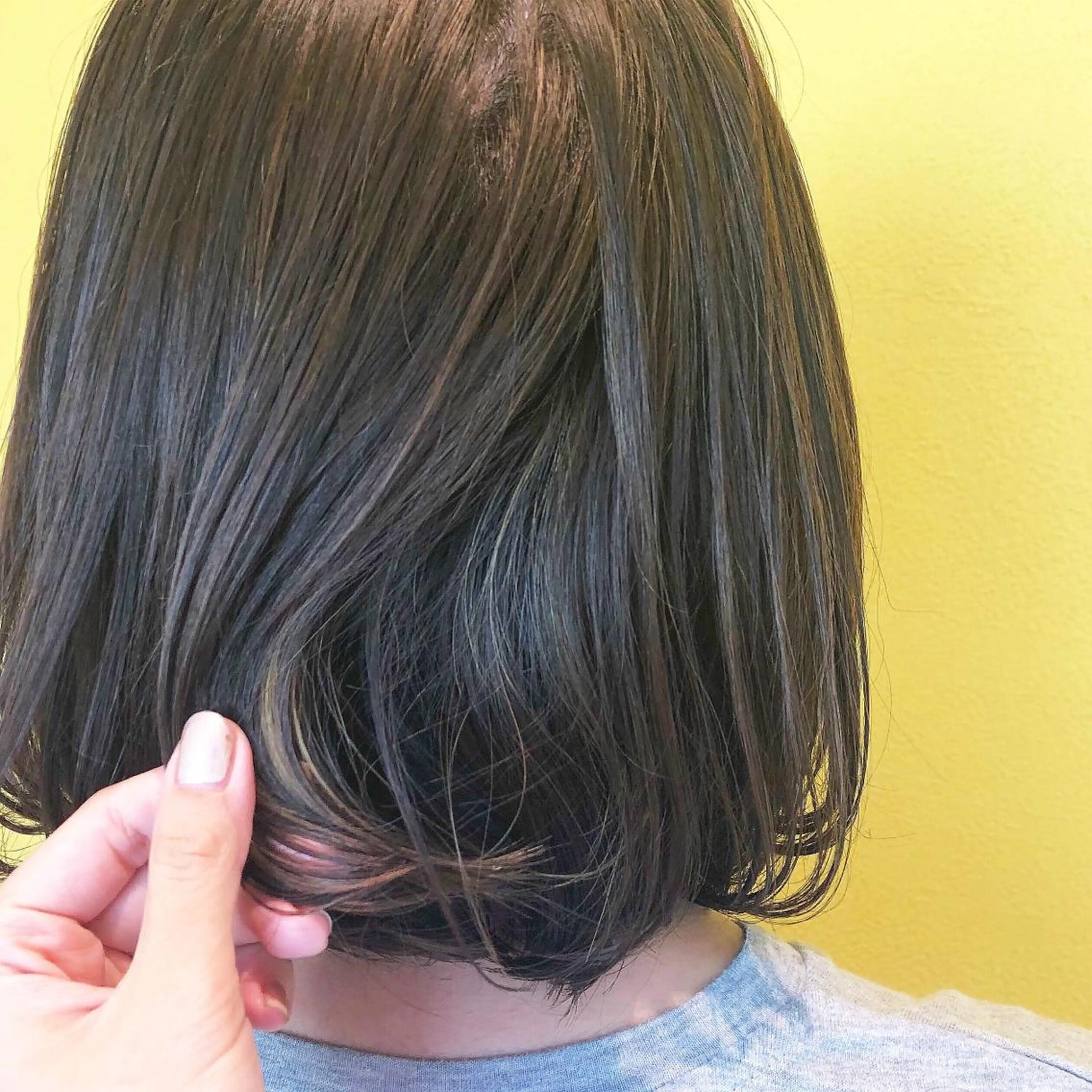 ミディアム カラー 透明感カラー グレージュ ハイライトカラー ハイライト sano sayakaのヘアスタイル