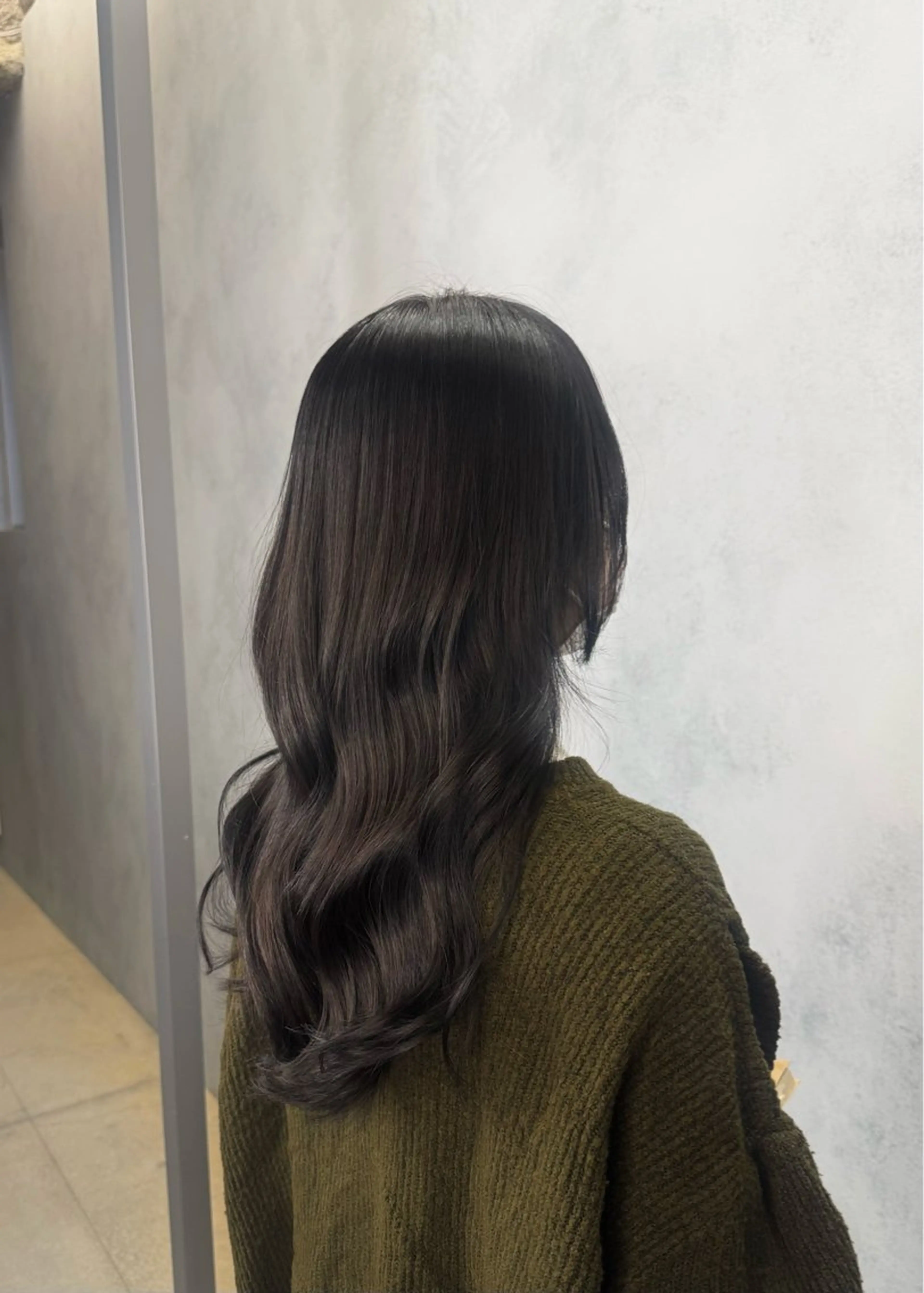 ロング カラー アッシュ アッシュブラウン ブラウンカラー 透明感カラー ダークアッシュ カット ヘアカラー トリートメント Fūna︎｜ 八王子 ｜モデル募集中のヘアスタイル