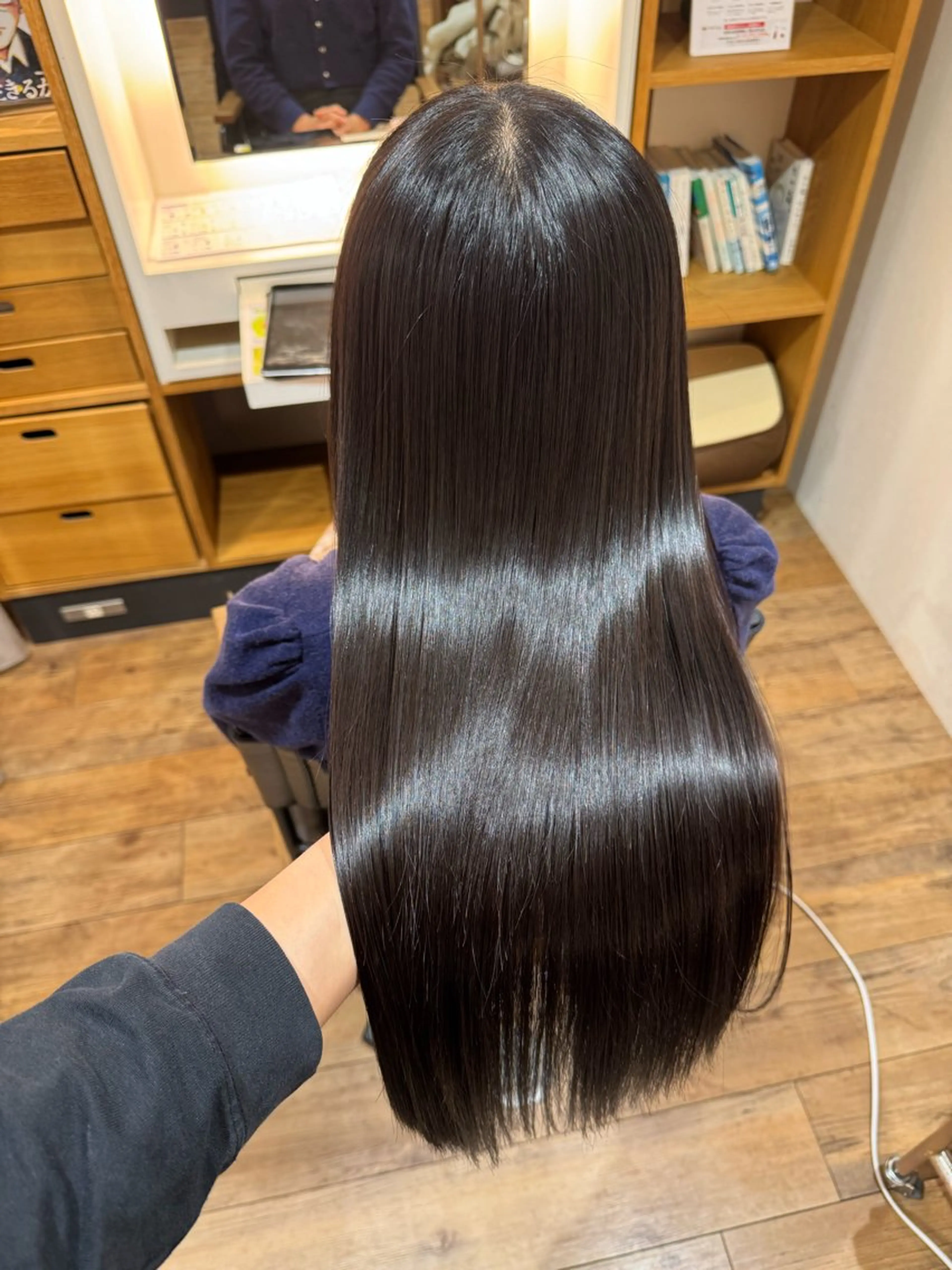 セミロング ヘアカラー トリートメント afloatkobe所属・美髪/髪質改善 川口凌弥のヘアスタイル