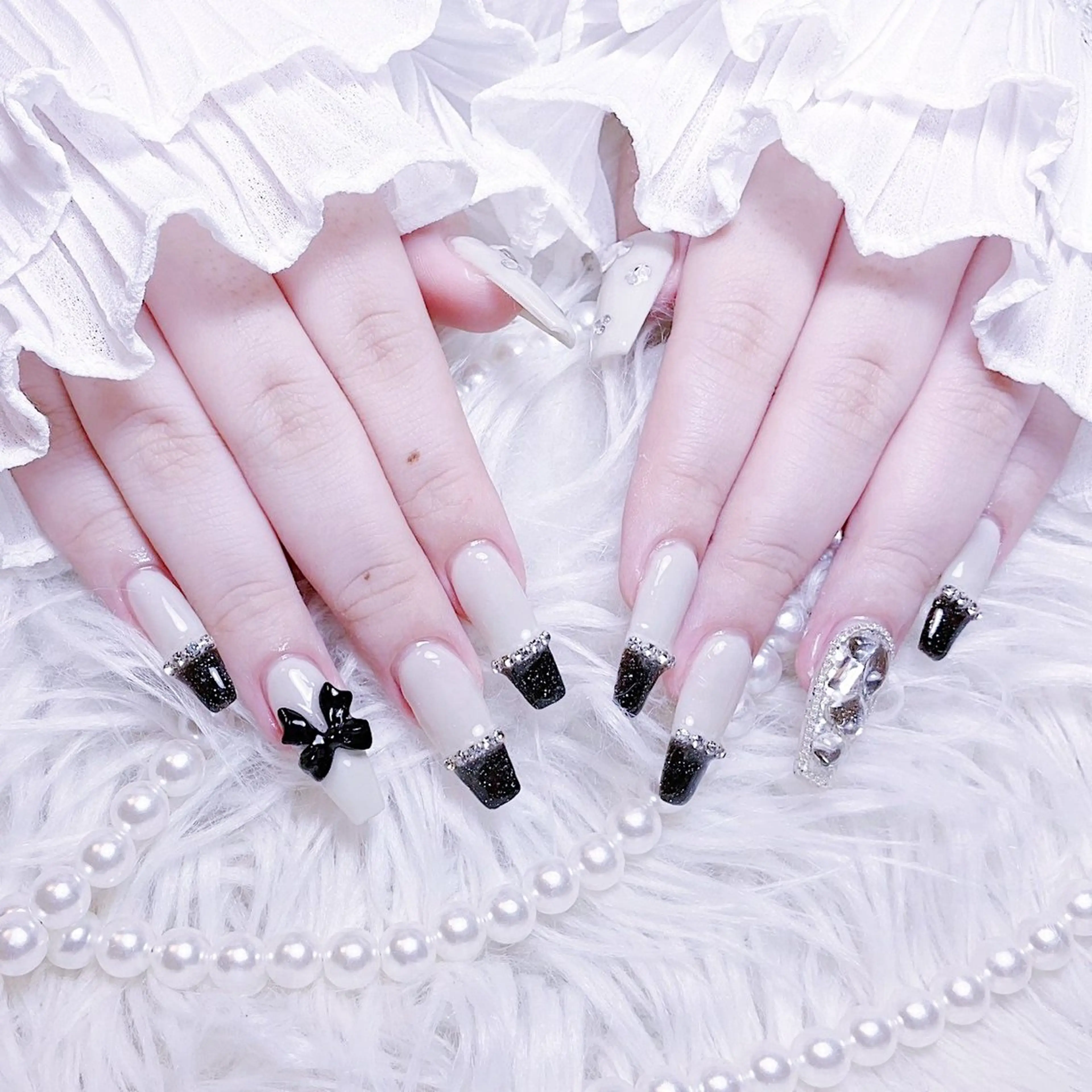 ネイル チークネイル 長さ出し フラワーネイル フレンチネイル ガーリー ハンドネイル NEW NAIL 池袋のネイルデザイン