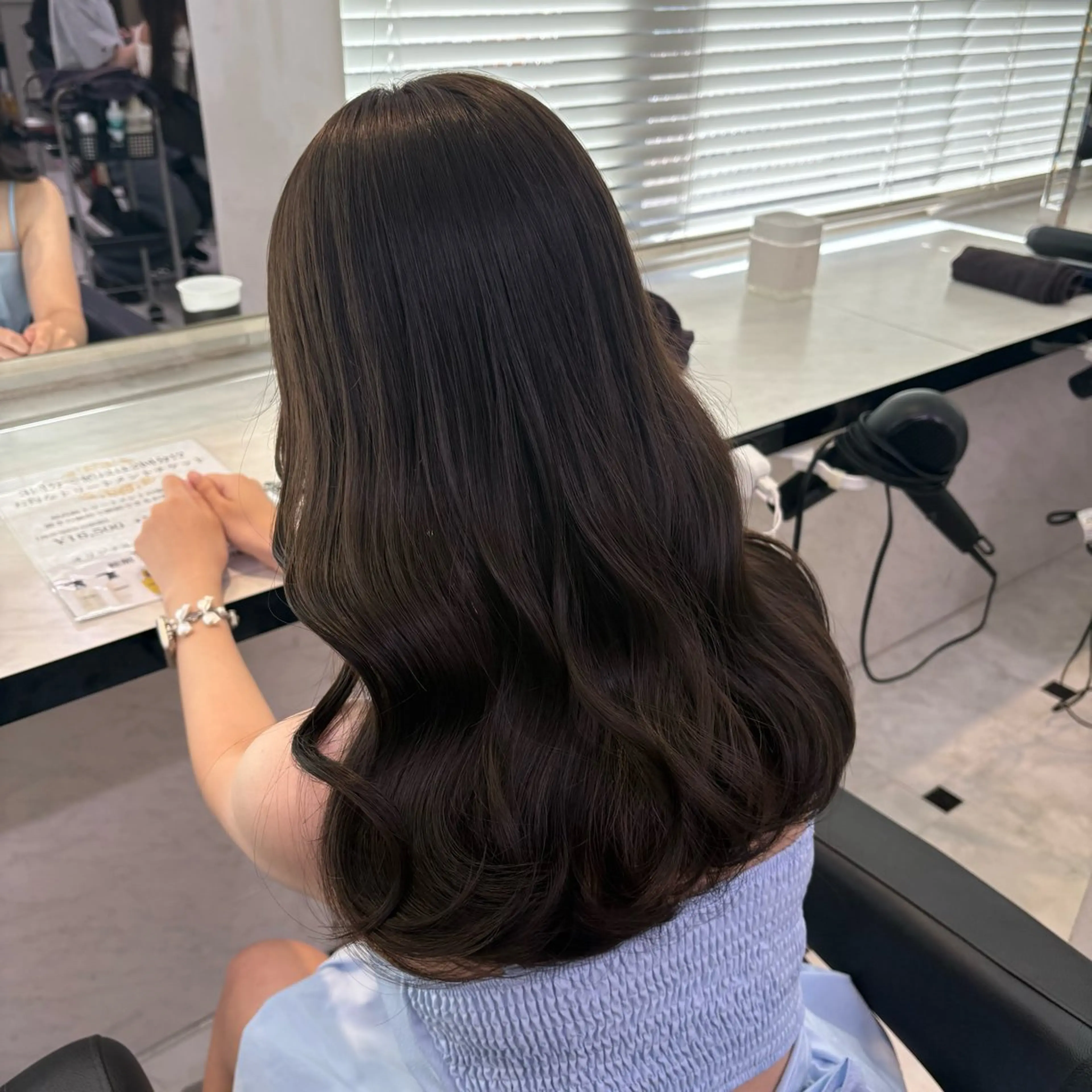 ロング カラー ヘアカラー 透明感ベージュカラー 🪞上野🪞AIのヘアスタイル