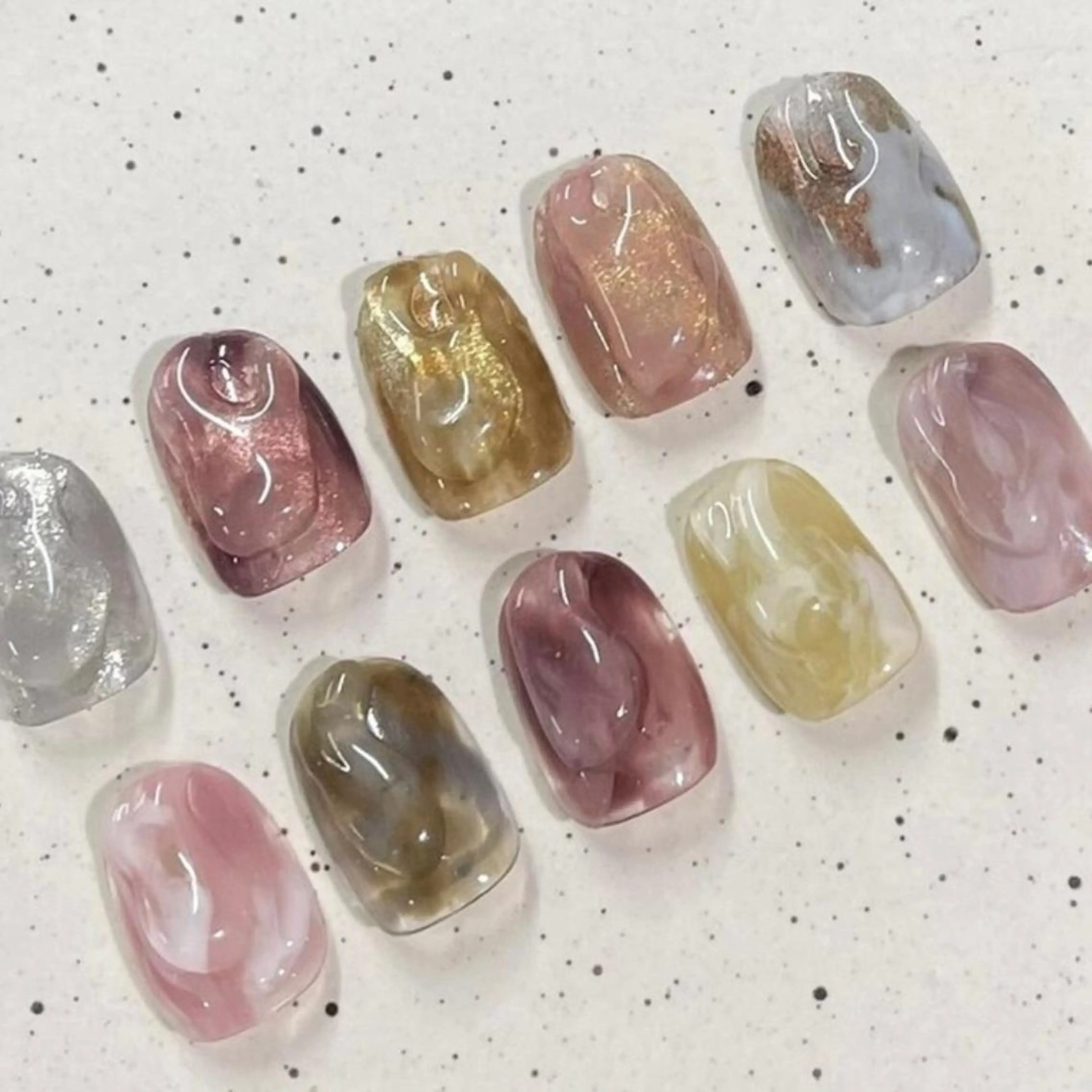 ネイル 大理石ネイル(マーブル) ニュアンスネイル emi 🧸のネイルデザイン