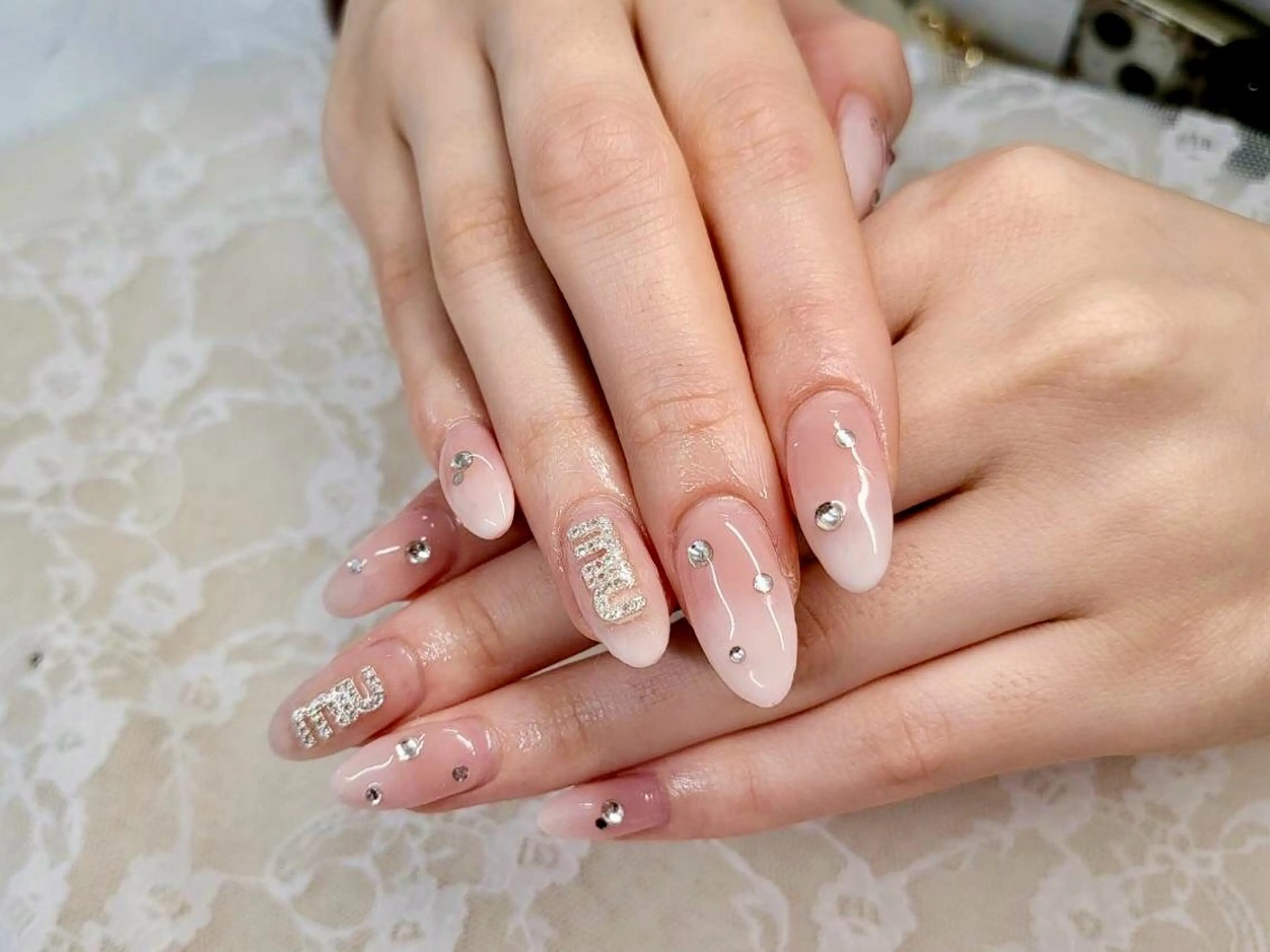 ネイル ストーンネイル ワンホンネイル ハンドネイル ハンドケア 心斎橋Salon Epokkuのネイルデザイン