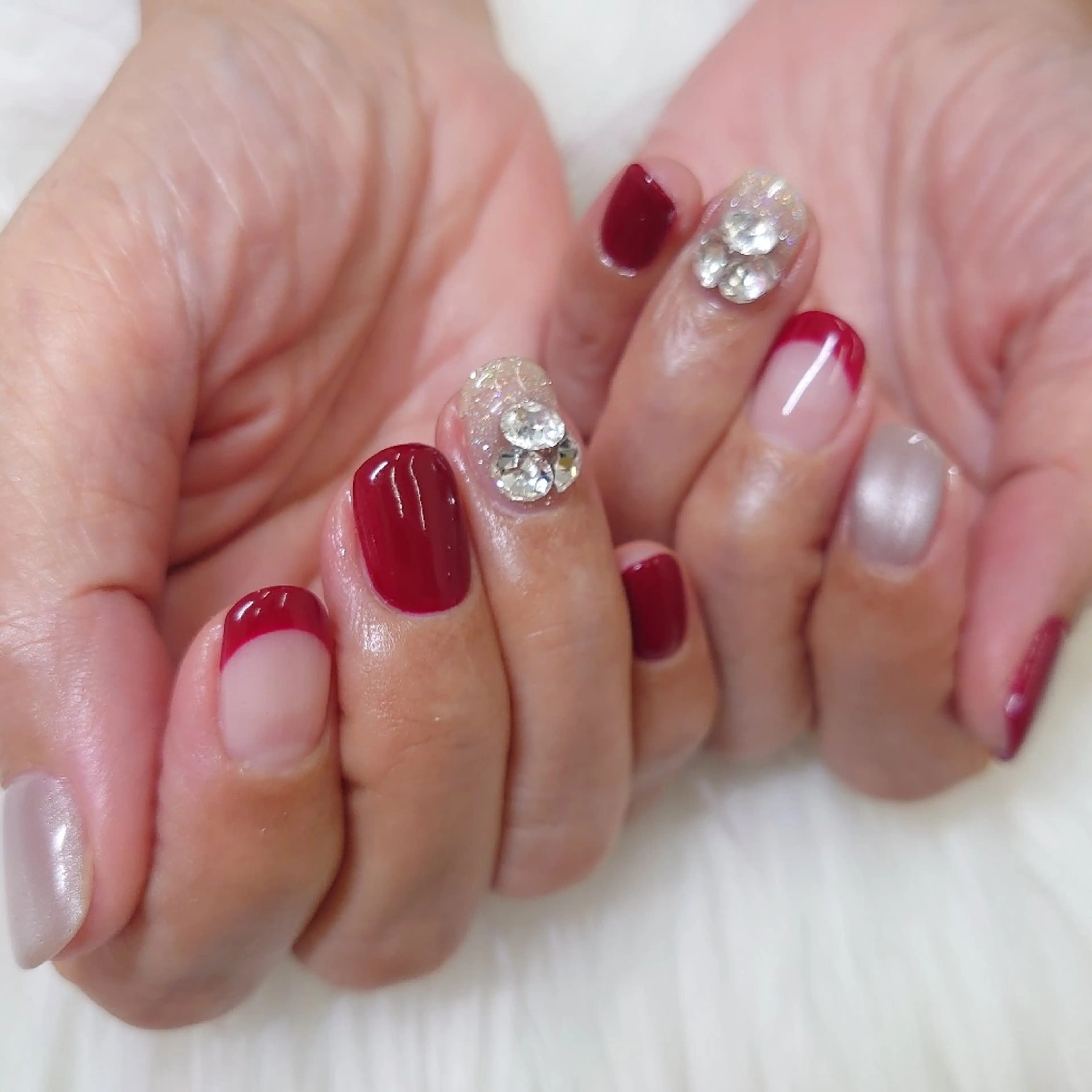 ネイル キラキラネイル 赤色 ストーンネイル ハンドネイル Bianca浦和西口 ⭐mitoのネイルデザイン