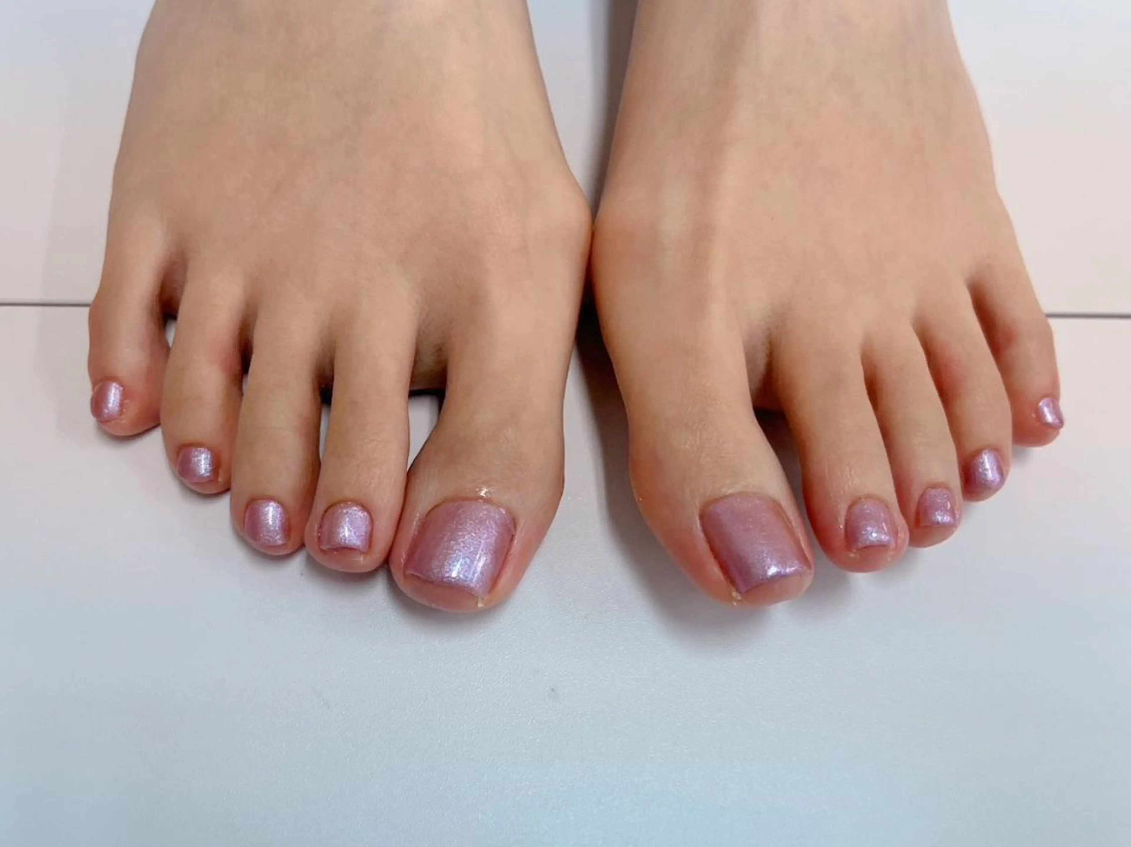 ネイル フットネイル ワンカラーネイル 💕リリ 🩷のネイルデザイン