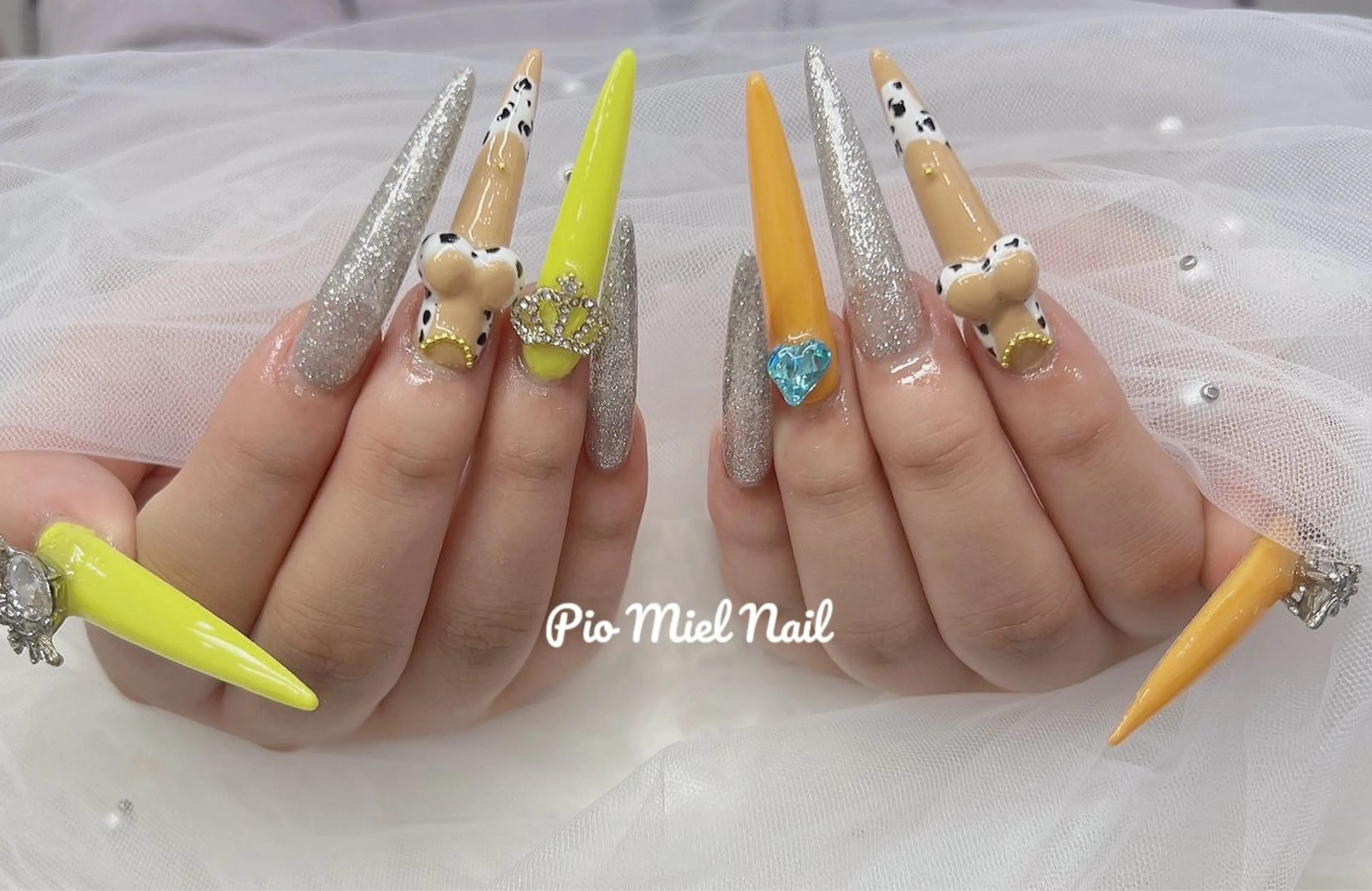 ロング 韓国風ヘア ハンドネイル ハンドケア Pio Mielのネイルデザイン