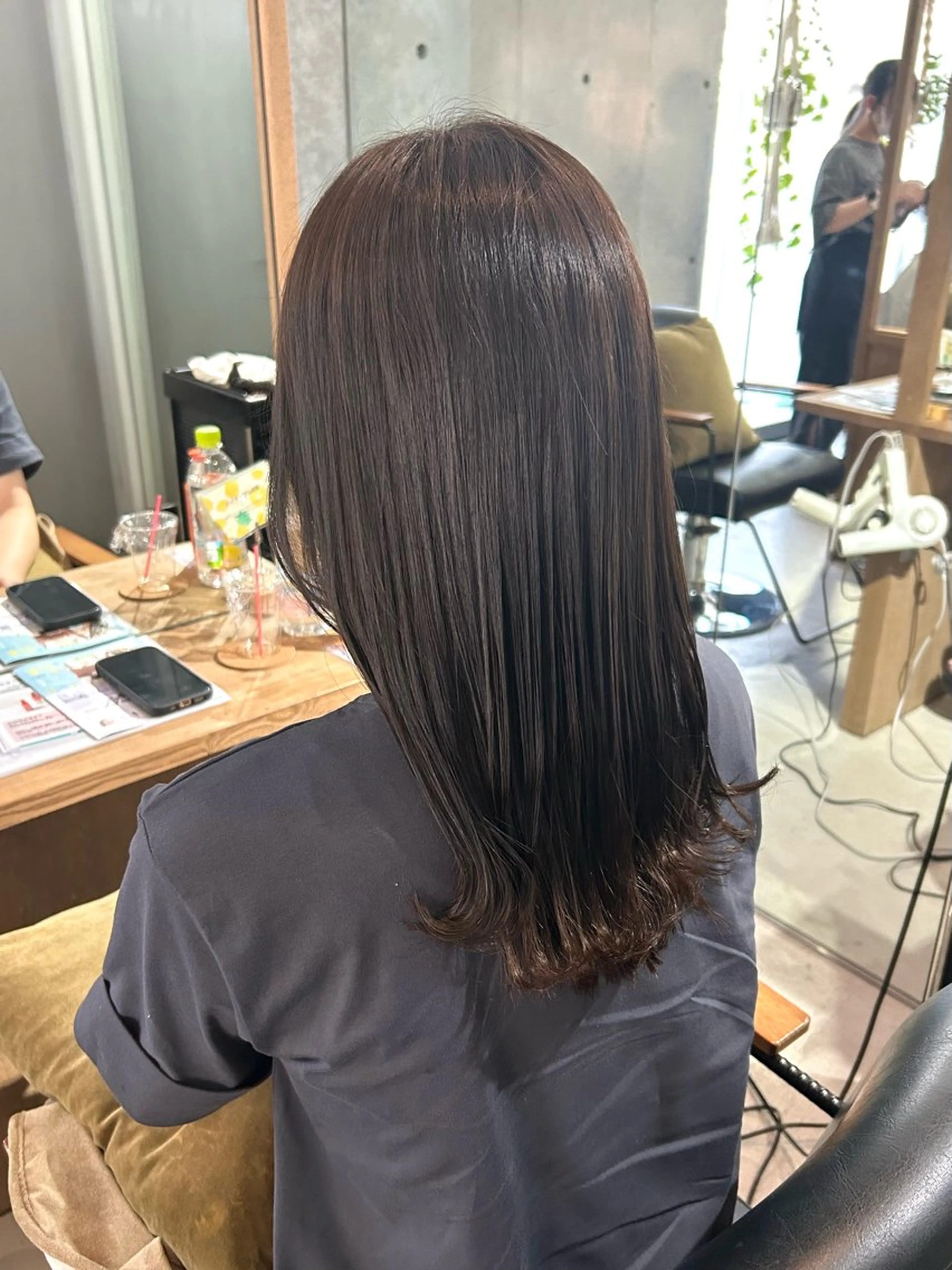 セミロング カラー グレージュ カット ヘアカラー FERIA 池田 比嘉あゆ美のヘアスタイル
