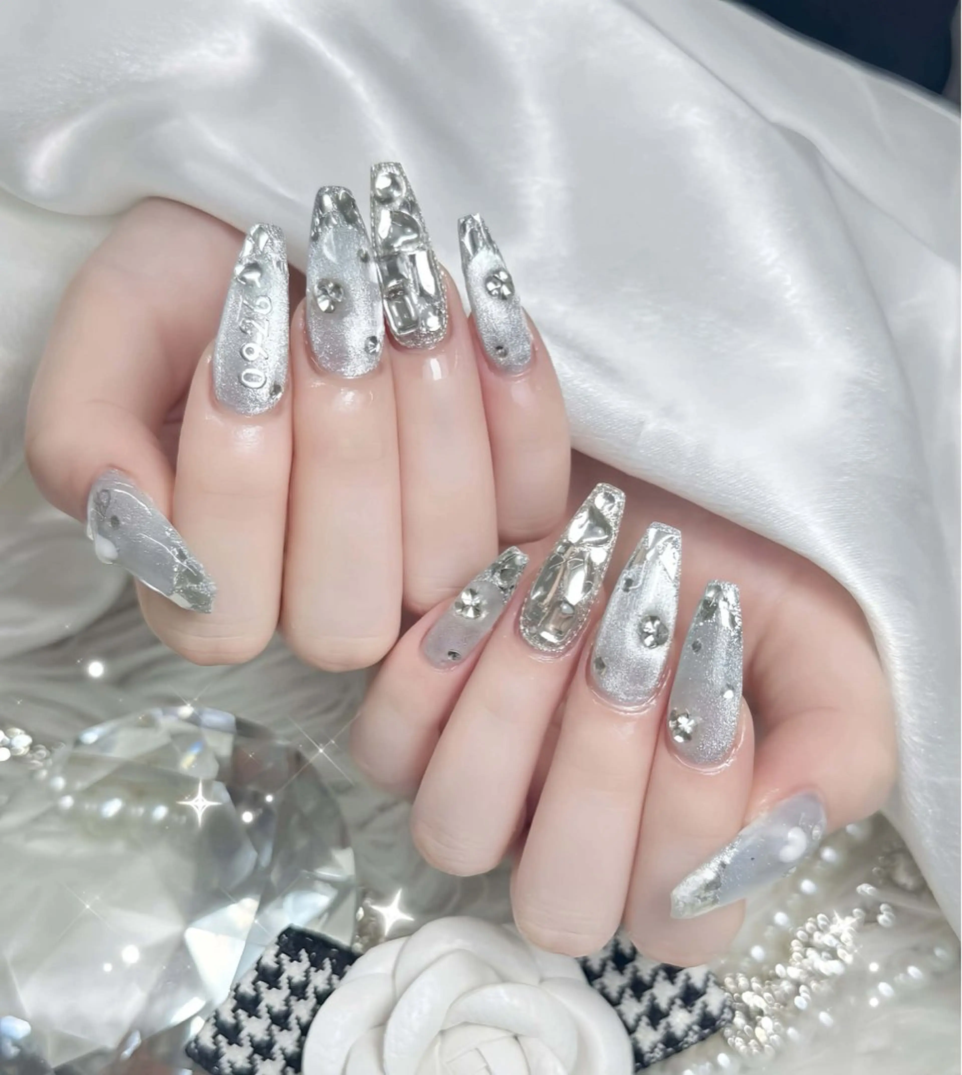 ネイル 長さ出し フレンチネイル ガーリー キラキラネイル 韓国ネイル ハンドネイル ハンドケア Nova Nailのネイルデザイン
