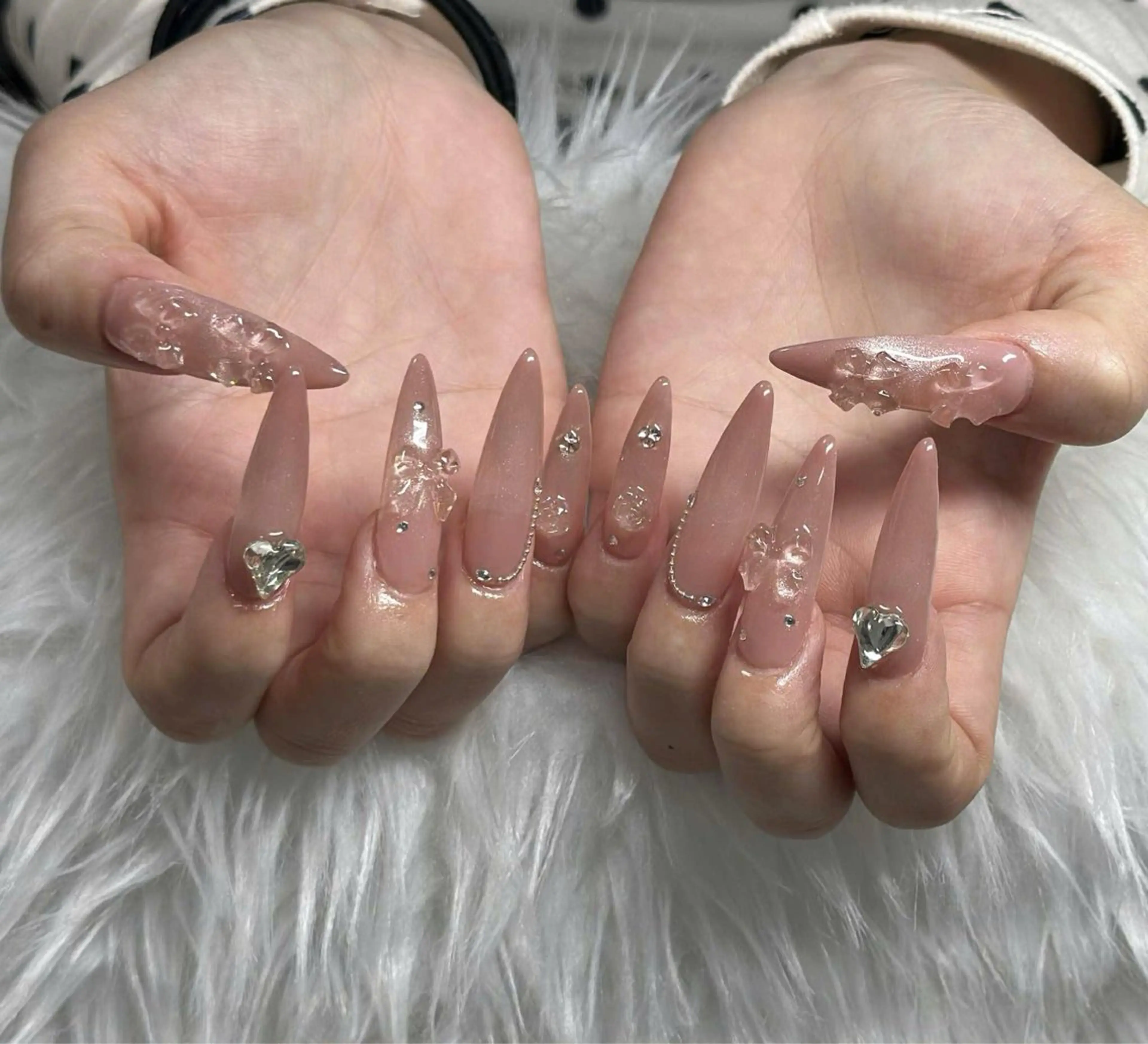 ネイル フレンチネイル ジェルネイル ガラスフレンチ ハロウィン ハート ハンドネイル H.baby Nail Salonのネイルデザイン
