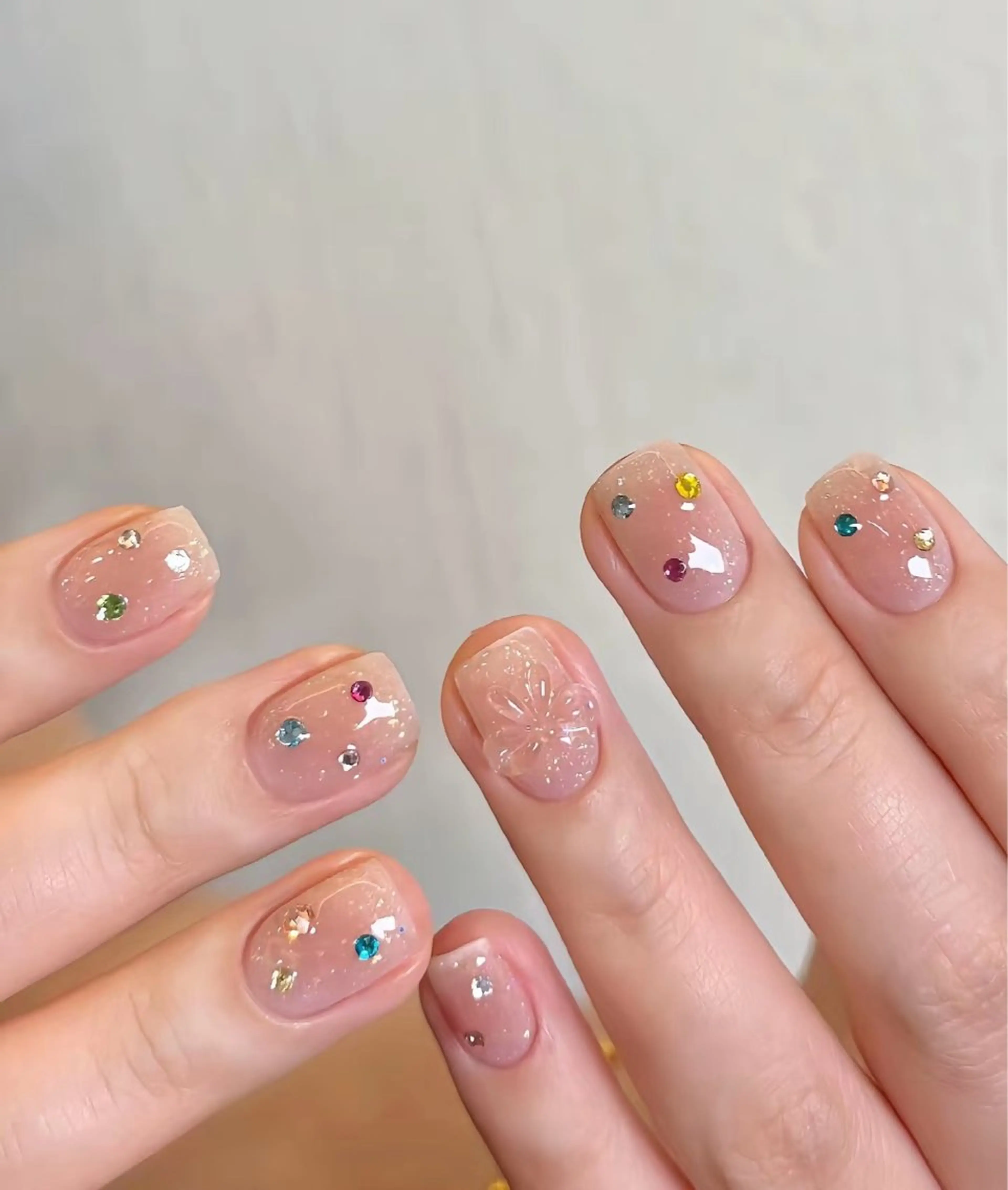 ネイル アートネイル オーロラネイル チークネイル フレンチネイル ガラスフレンチ ハンドネイル 🎀YooLi Nail salonのネイルデザイン