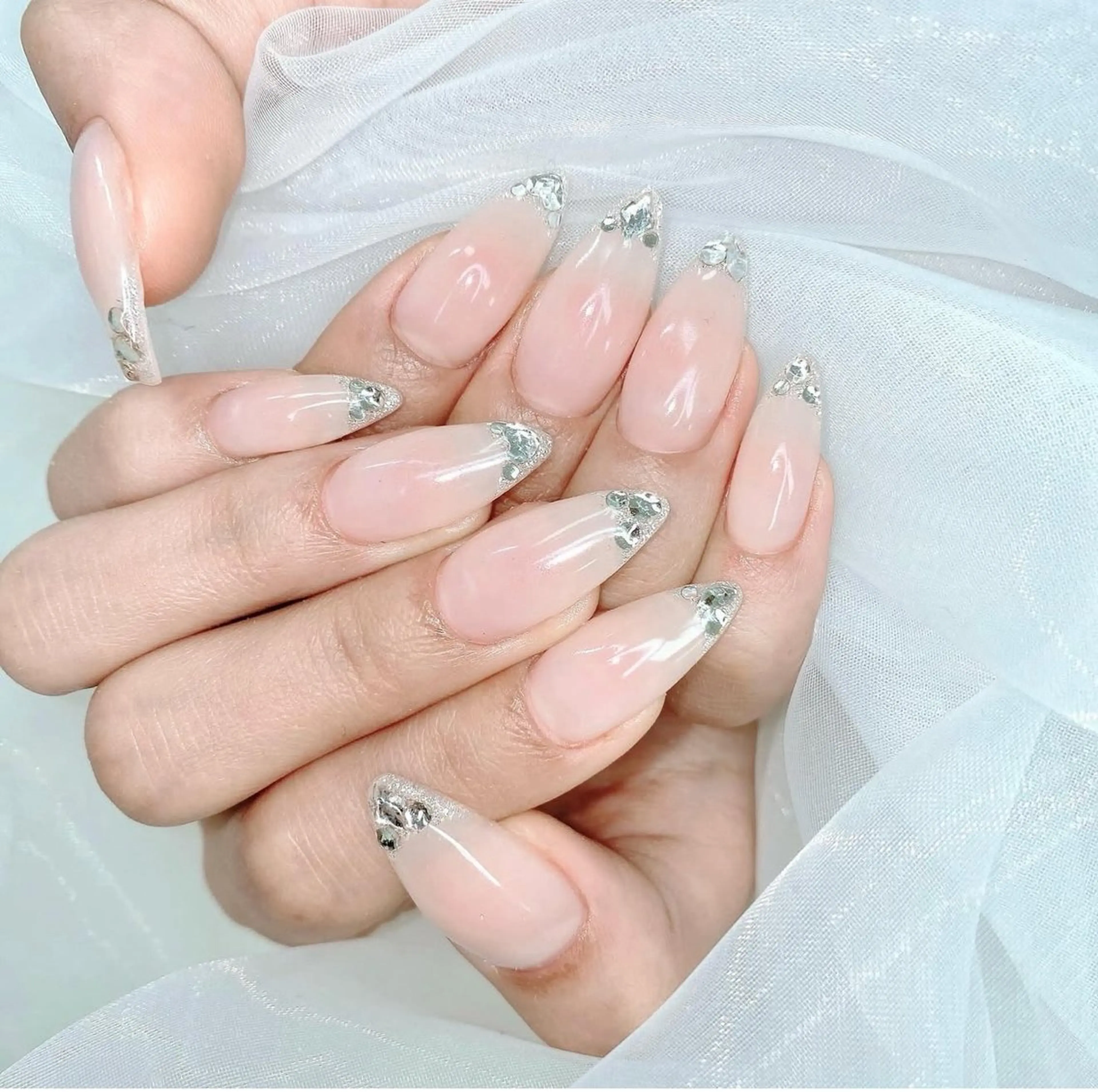 ネイル アニマル柄 オーロラネイル チークネイル フラッシュネイル ジェルネイル ハンドネイル Tira Nailのネイルデザイン