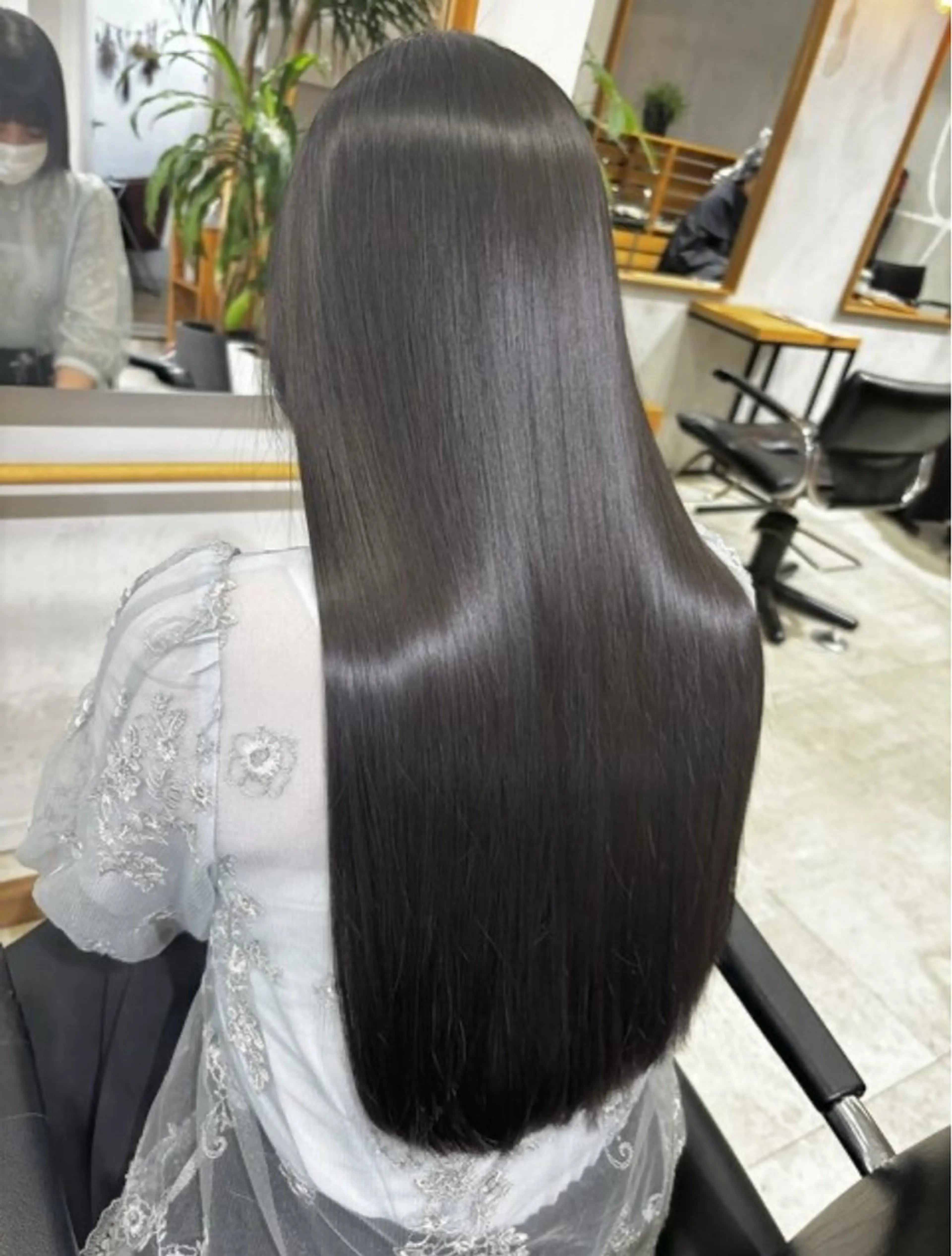 ロング カラー 透明感カラー ダブルカラー ハイライトカラー イルミナカラー インナーカラー ヘアカラー トリートメント misa🫧ナチュラ ル縮毛矯正/髪質改善のヘアスタイル