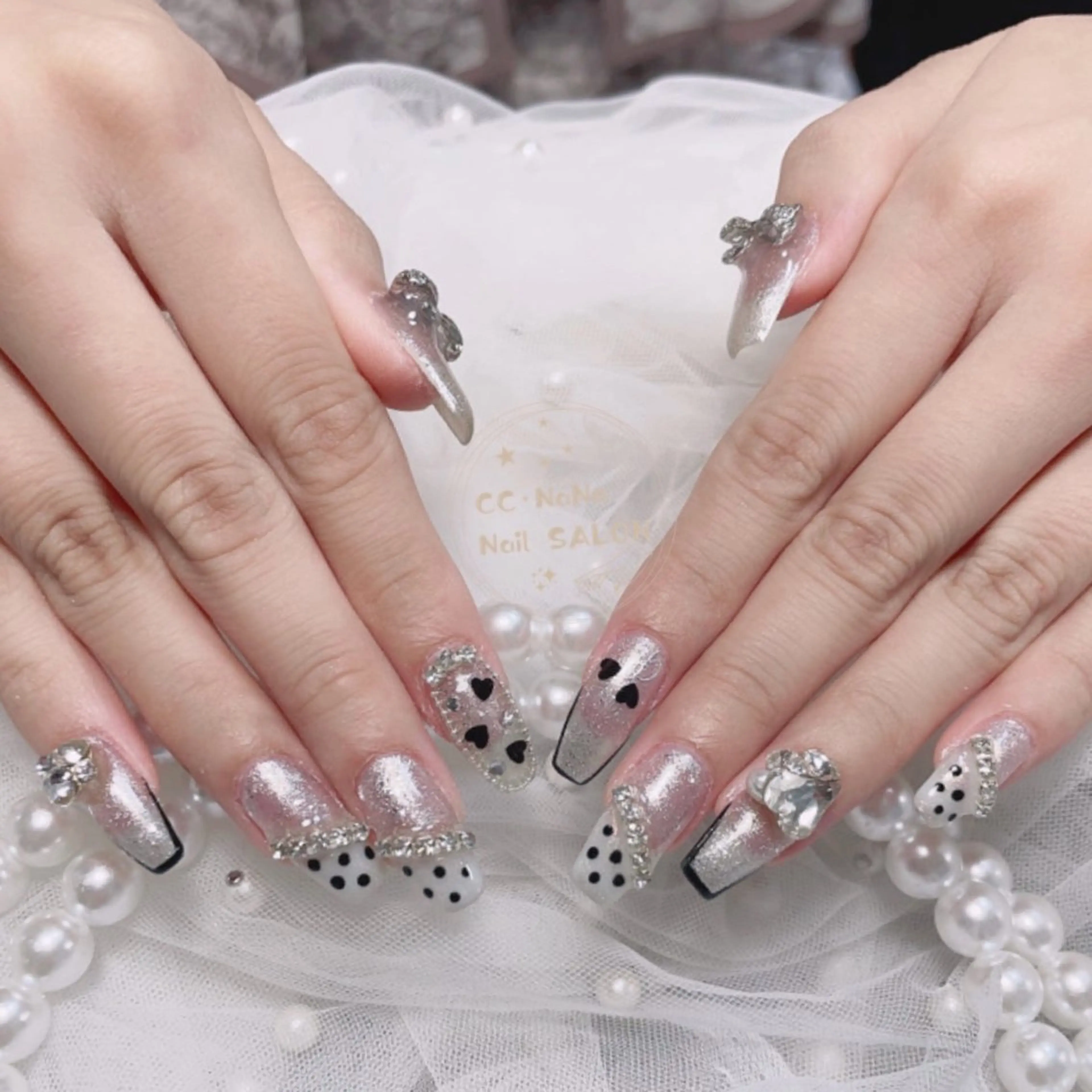 ネイル チークネイル フラッシュネイル ハート キラキラネイル 韓国ネイル ハンドネイル 💎CC・NaNa 韓国風ネイル🌙Cのネイルデザイン