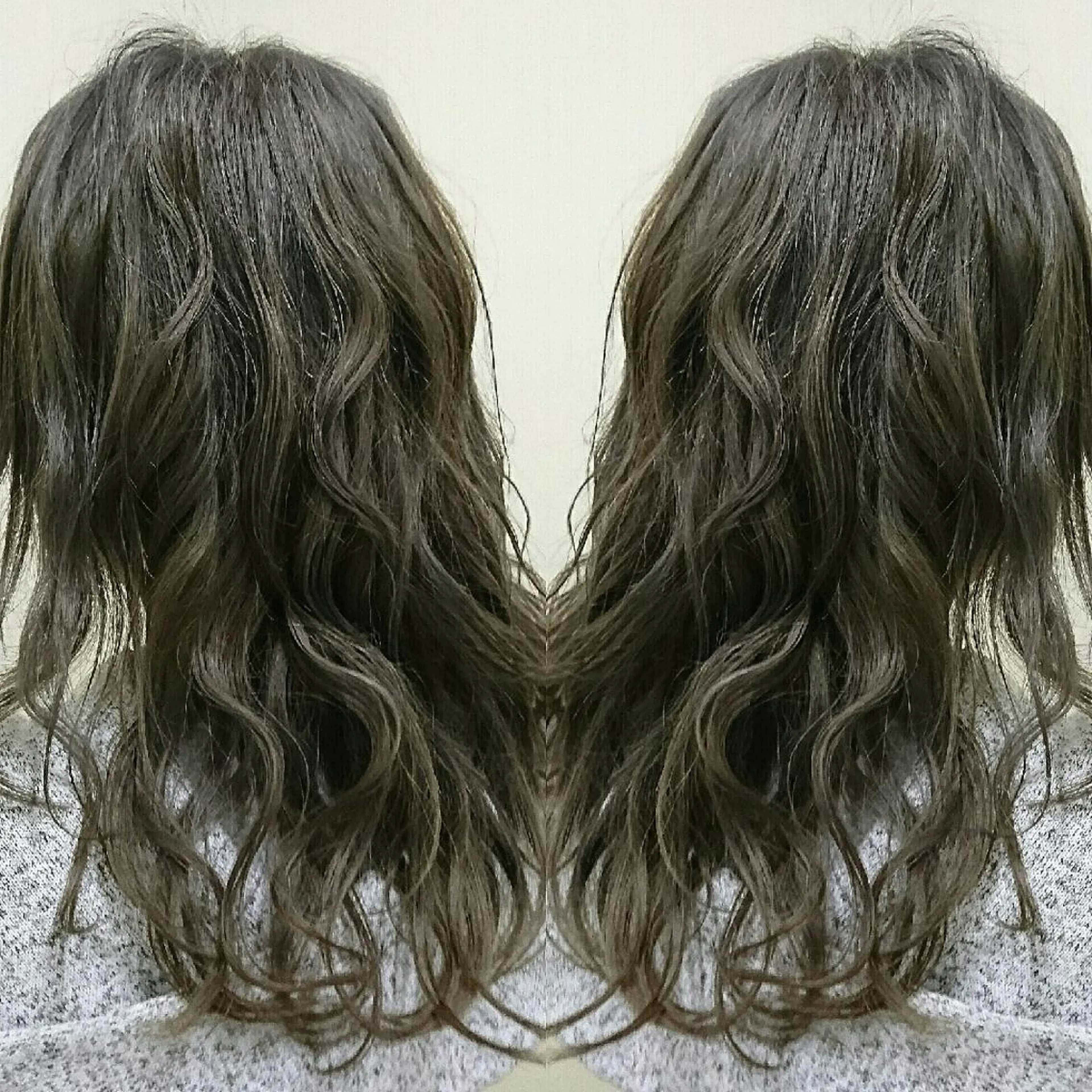 ミディアム カラー グレージュ ハイライトカラー カーキグレージュ ハイライト youres センター南所属・センター南 SEIJIのヘアスタイル