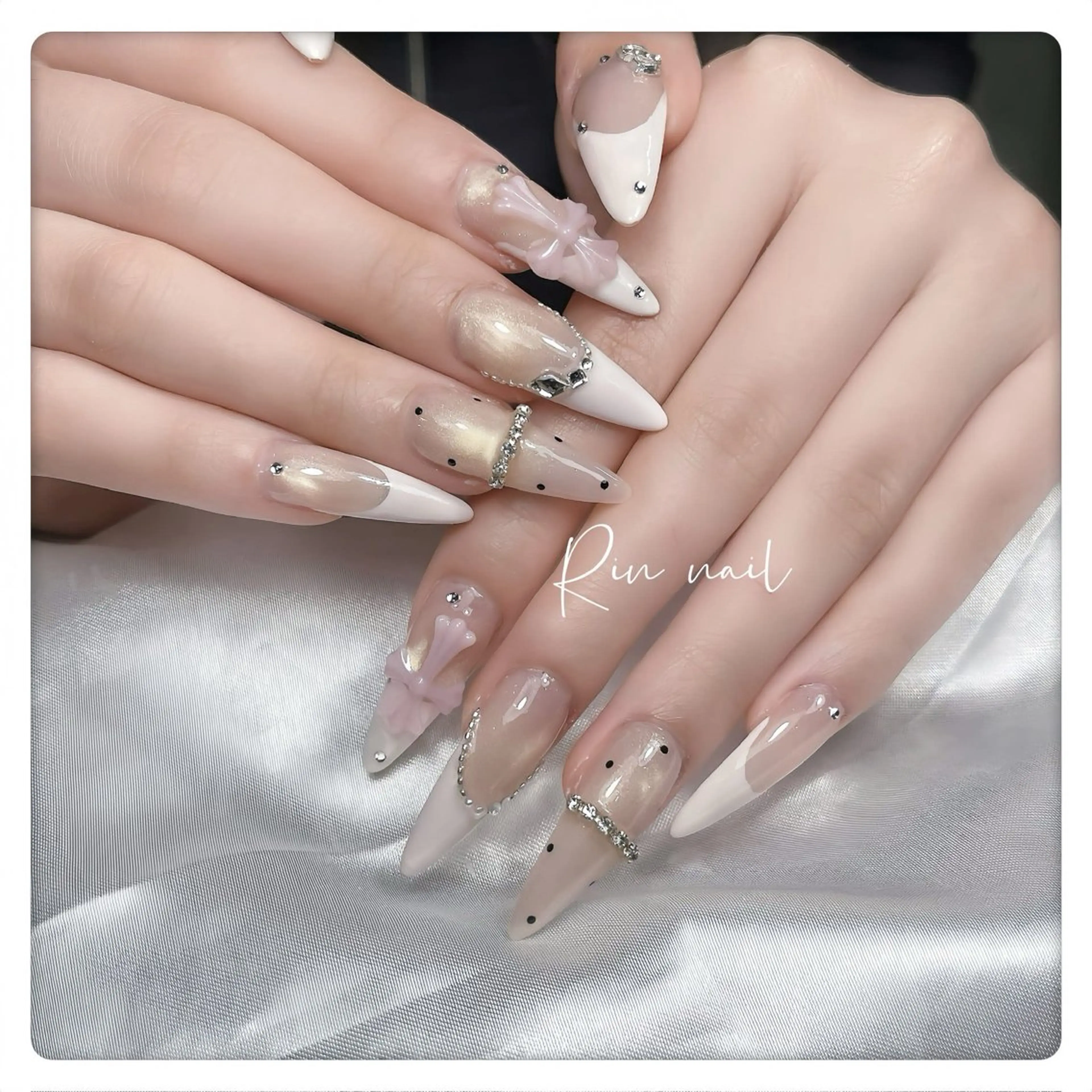 ネイル オーロラネイル チークネイル 桜ネイル クリアネイル ドット ハンドネイル Rin Nail 新大久保店のネイルデザイン
