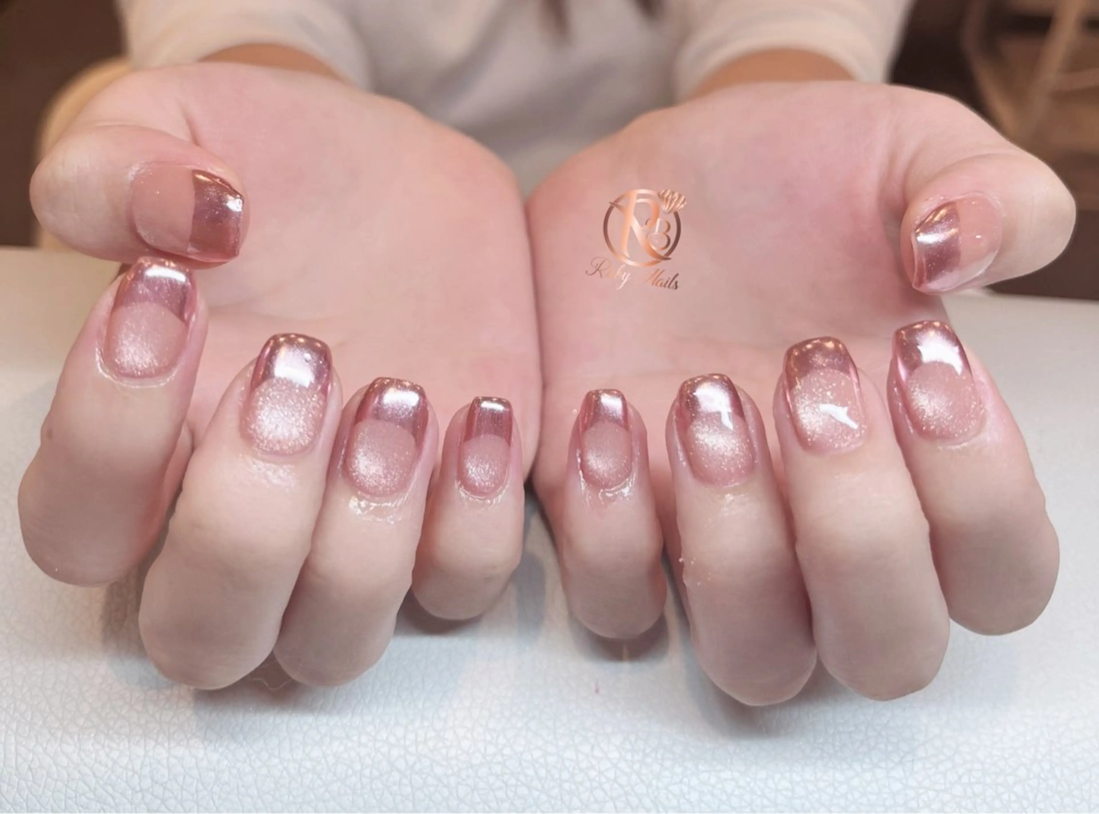 ネイル チークネイル フットネイル フレンチネイル グラデーション キラキラネイル Yukichan 日暮里店のネイルデザイン