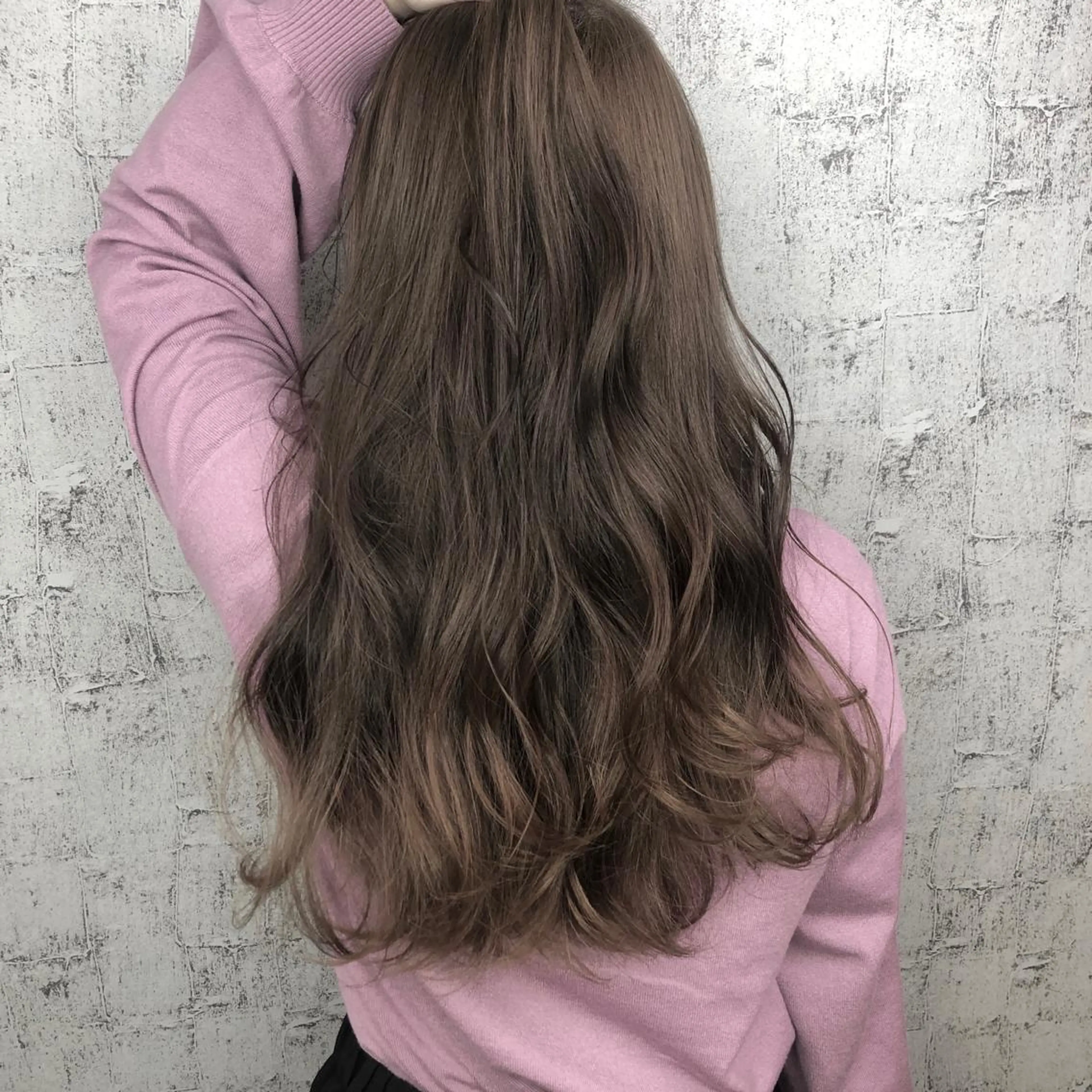 ロング カラー ベージュカラー ブリーチ ブリーチなしカラー 小顔レイヤー/ ベージュ🤍Rieのヘアスタイル