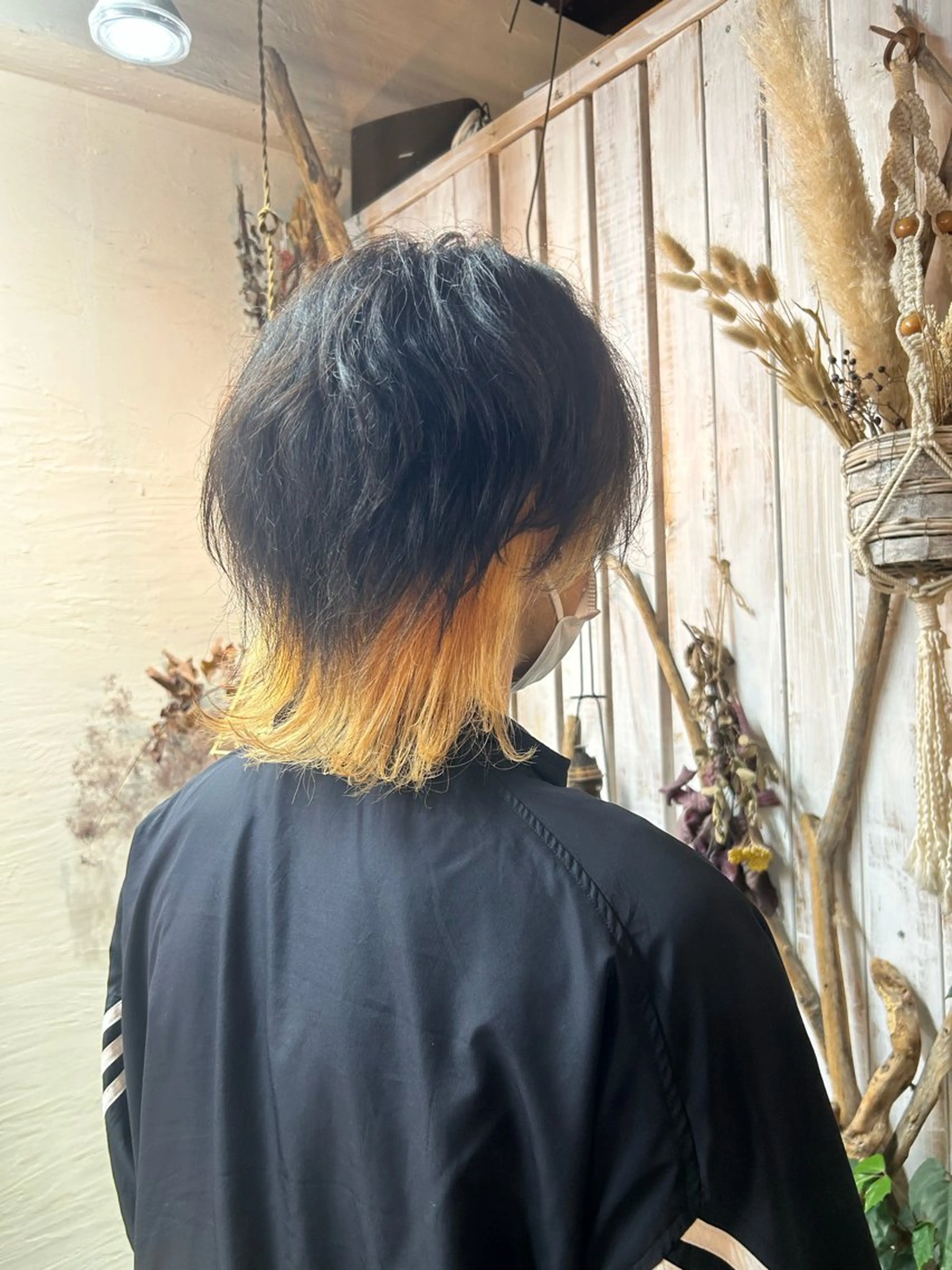 カラー メンズ メンズインナーカラー 抜きっぱなしブロンド インナーカラー minami 🐣のヘアスタイル