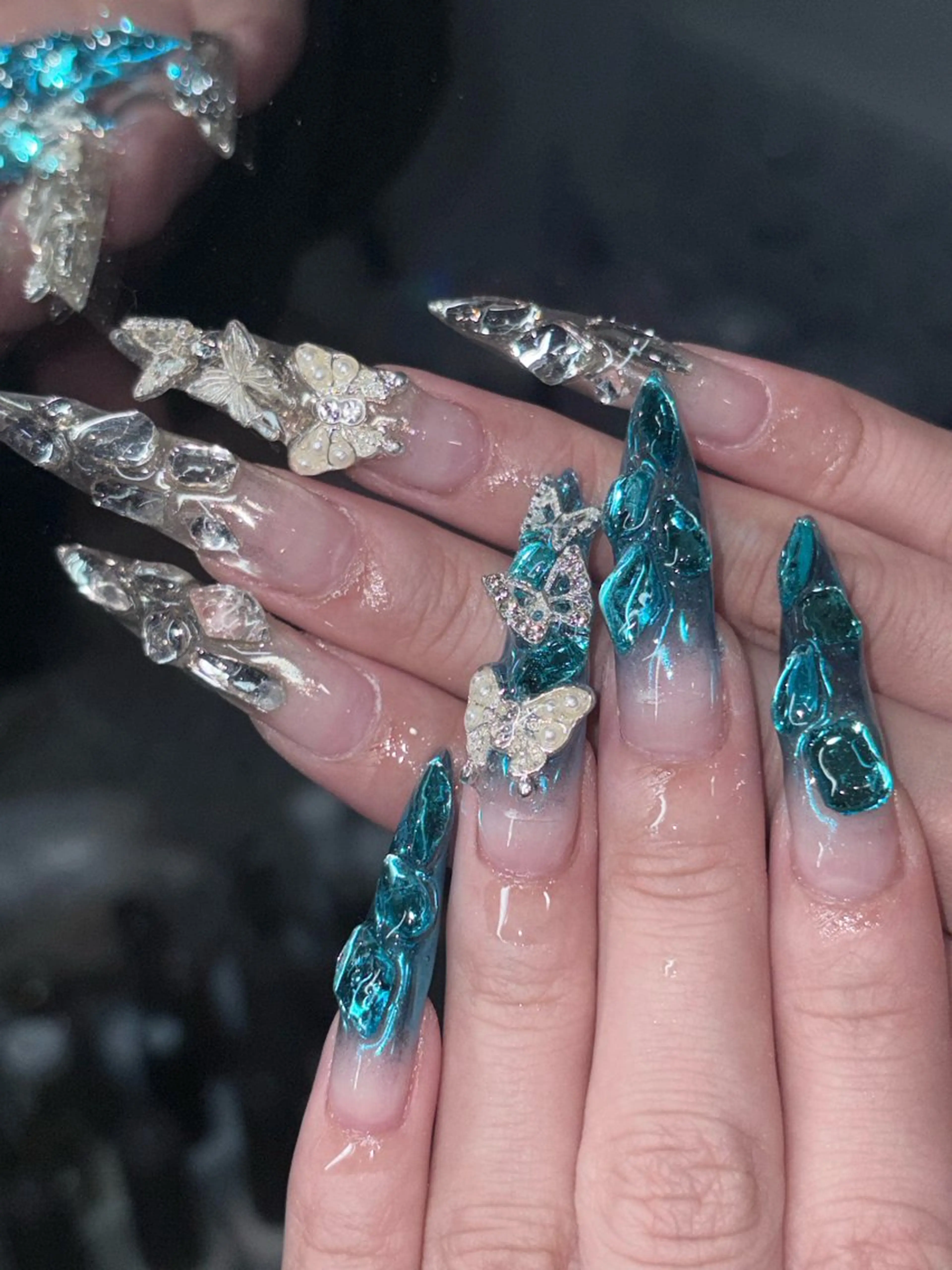 ネイル ハンドネイル さゆり￤推しキャラ ￤ロングネイル🩷のネイルデザイン