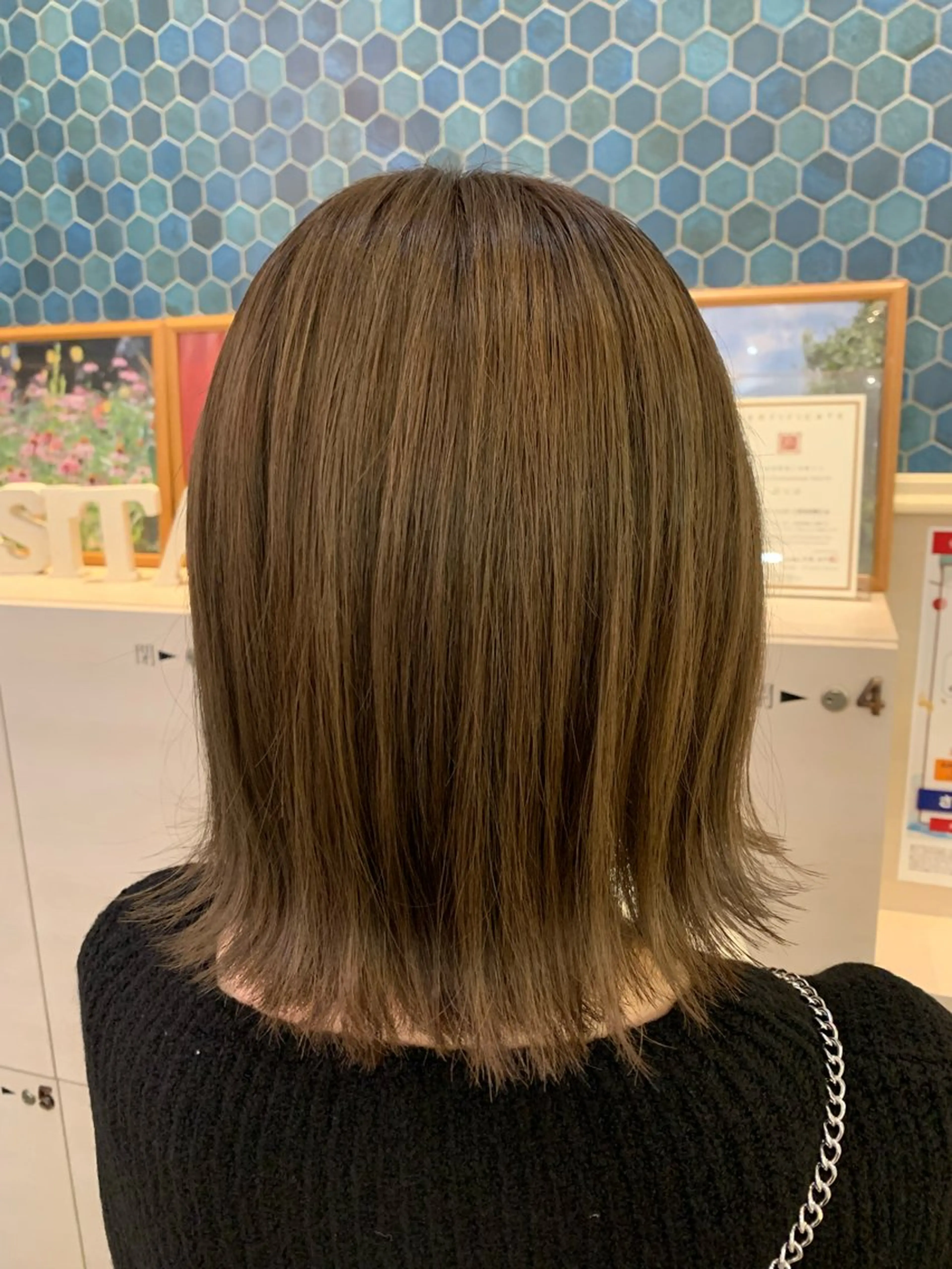 ミディアム カラー ボブ 外ハネヘア カシータフロル所属・大橋 拓実のヘアスタイル