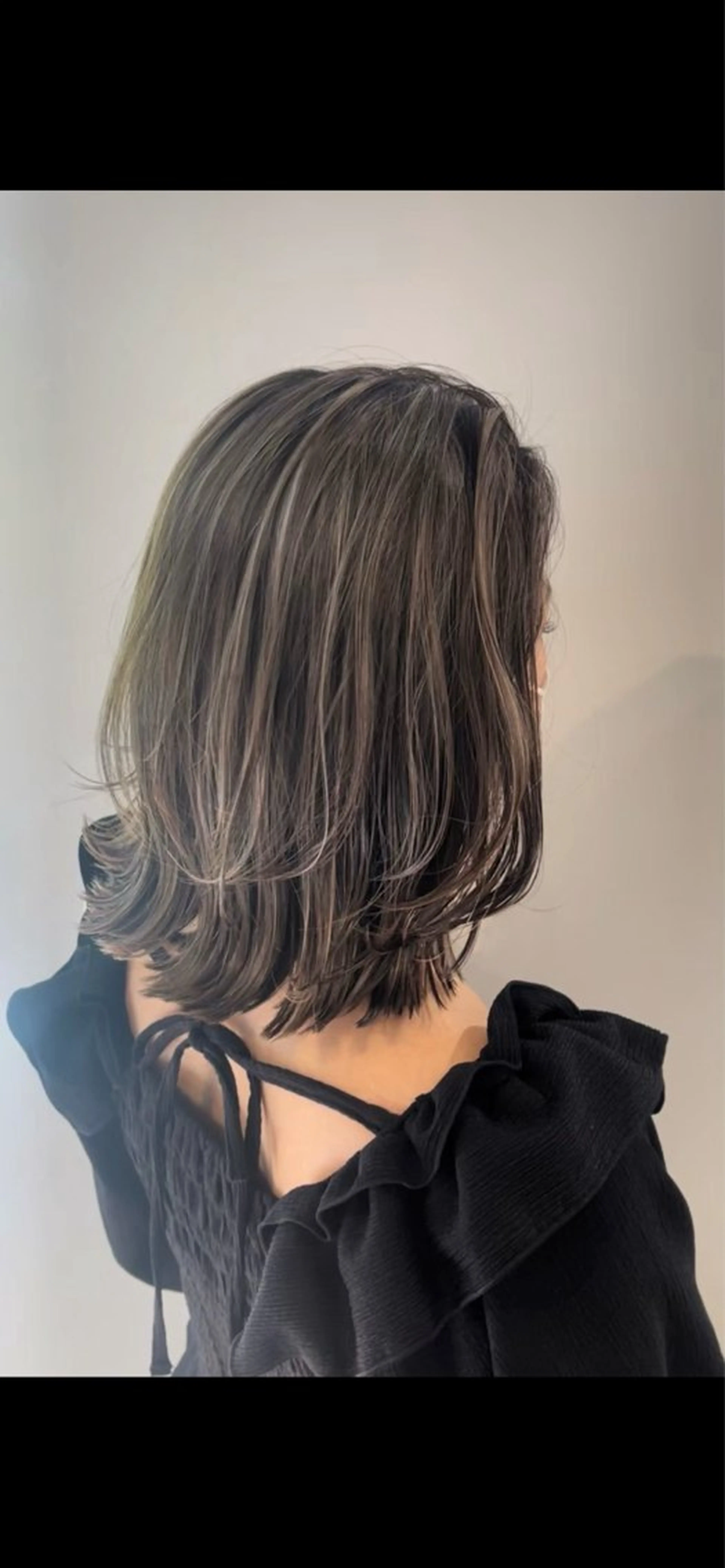 カラー 赤みゼロ 🤎柔ベージュのヘアスタイル