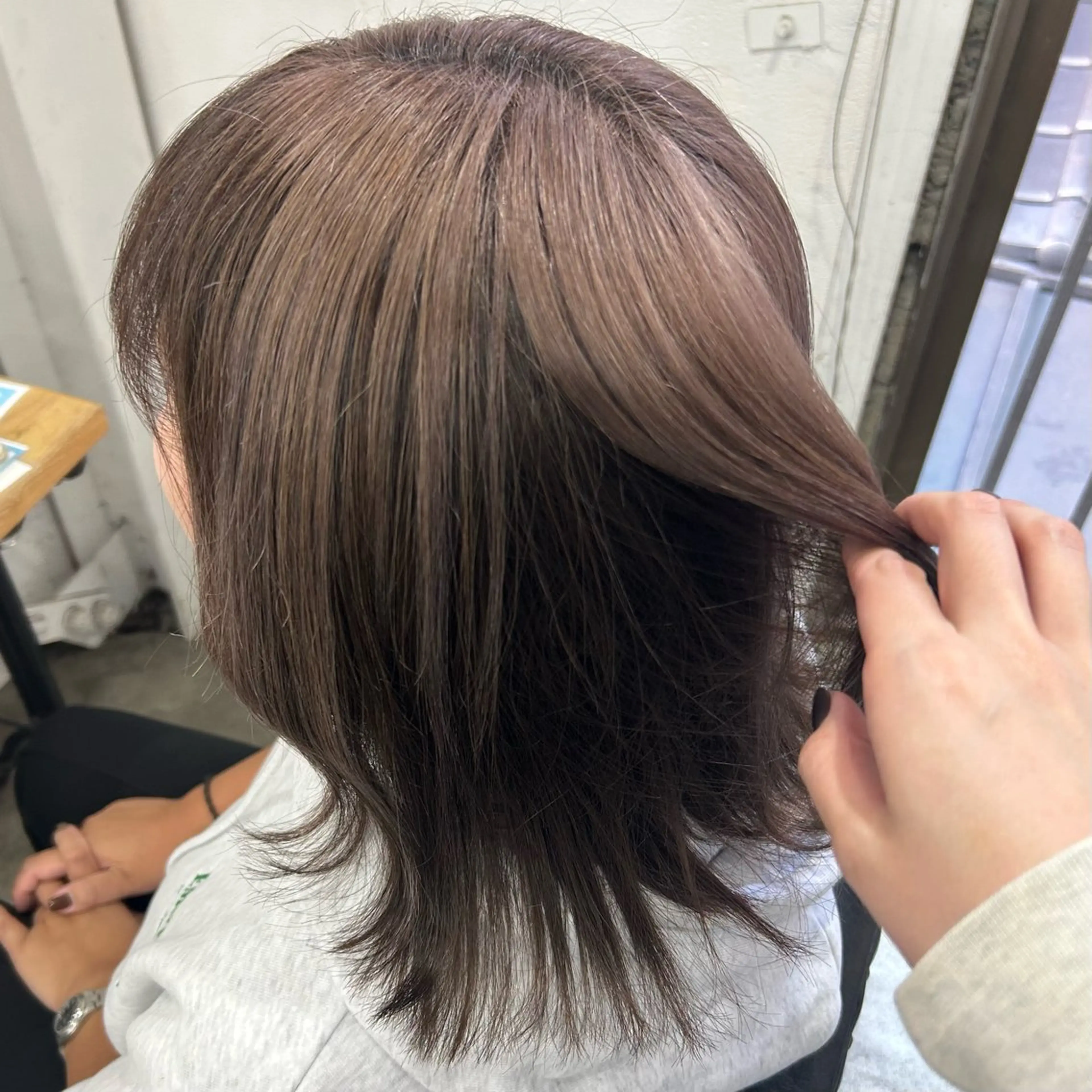 ミディアム カラー ベージュカラー ブリーチ パープルカラー ヘアカラー あやめ🪽 オリーブ/ハイトーンのヘアスタイル