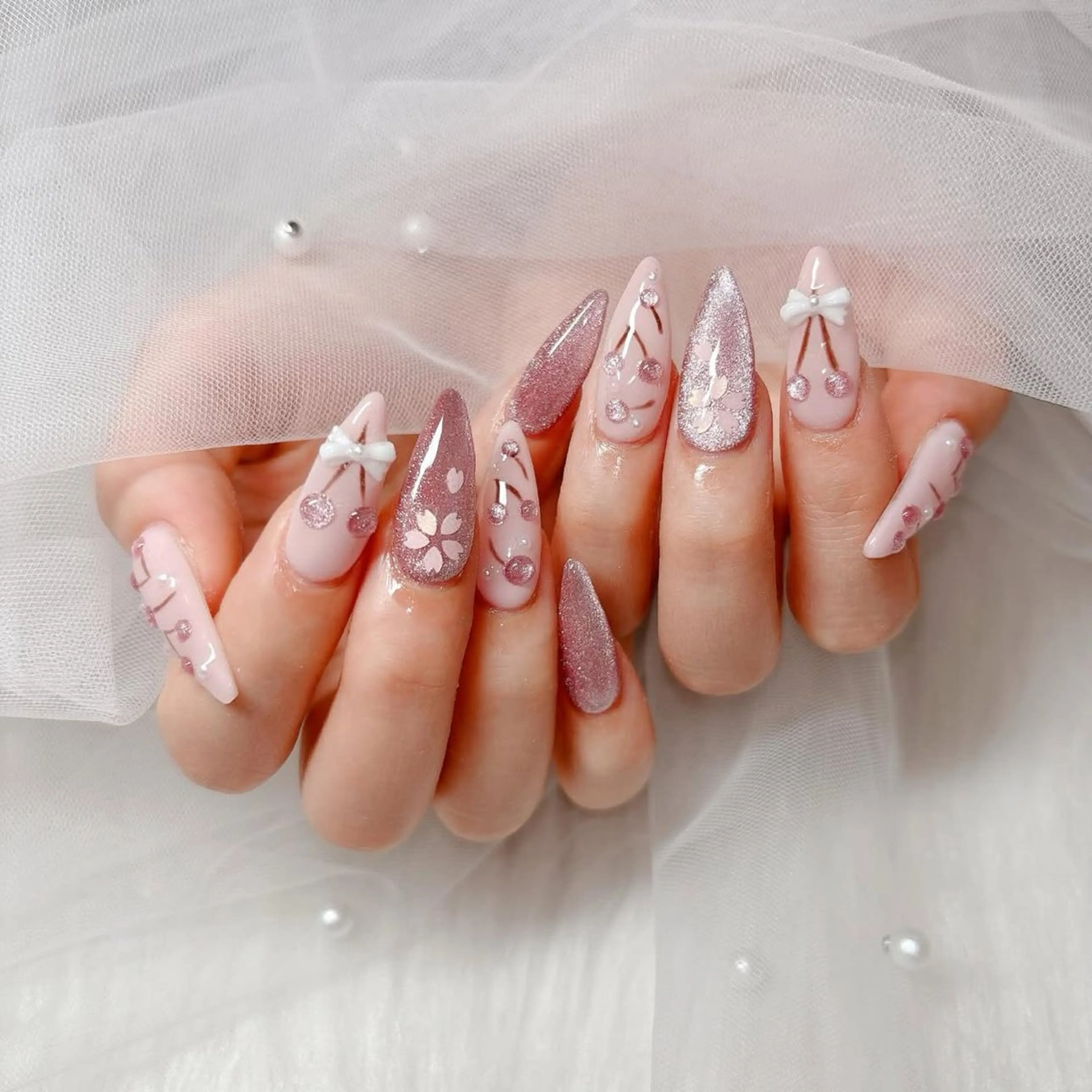 ネイル ストーンネイル ハンドネイル 島尻 ユインのネイルデザイン