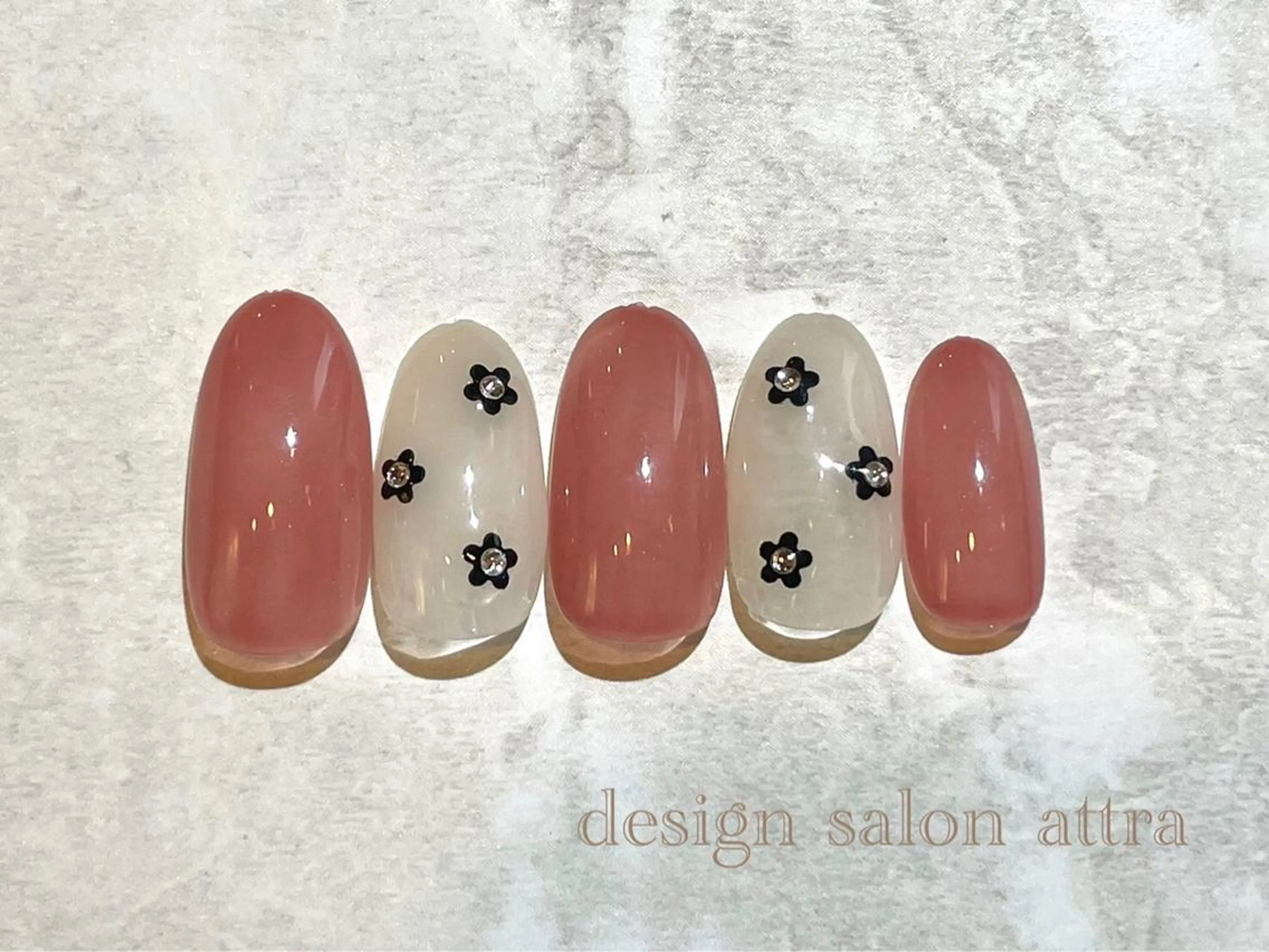 ネイル ハンドネイル デザインサロン attra 本八幡店のネイルデザイン