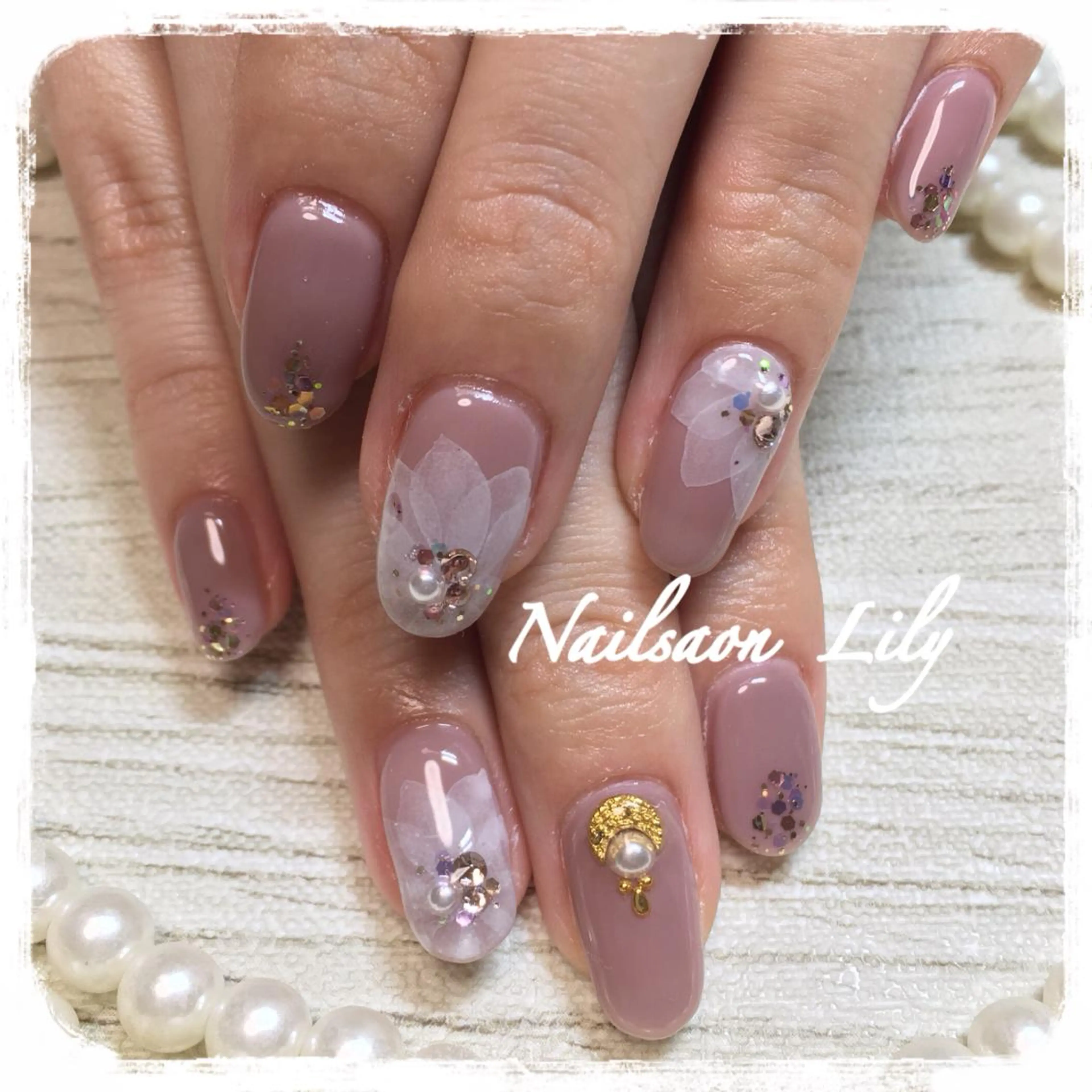 ネイル フラワーネイル Lily*nail 🌻Mii🌻のネイルデザイン
