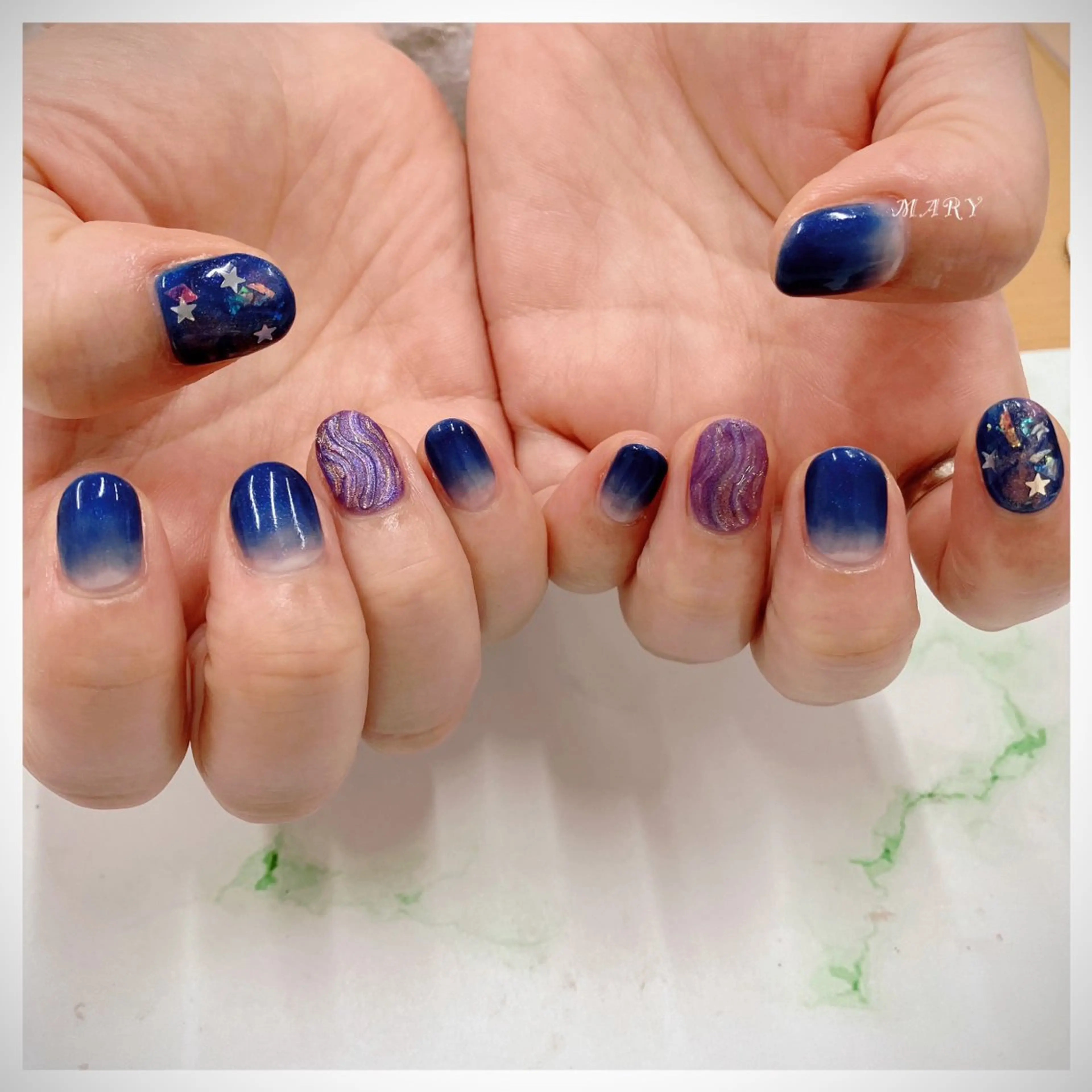 ネイル ブルー マグネットネイル ニュアンスネイル ハンドネイル Mary nail .narumiのネイルデザイン
